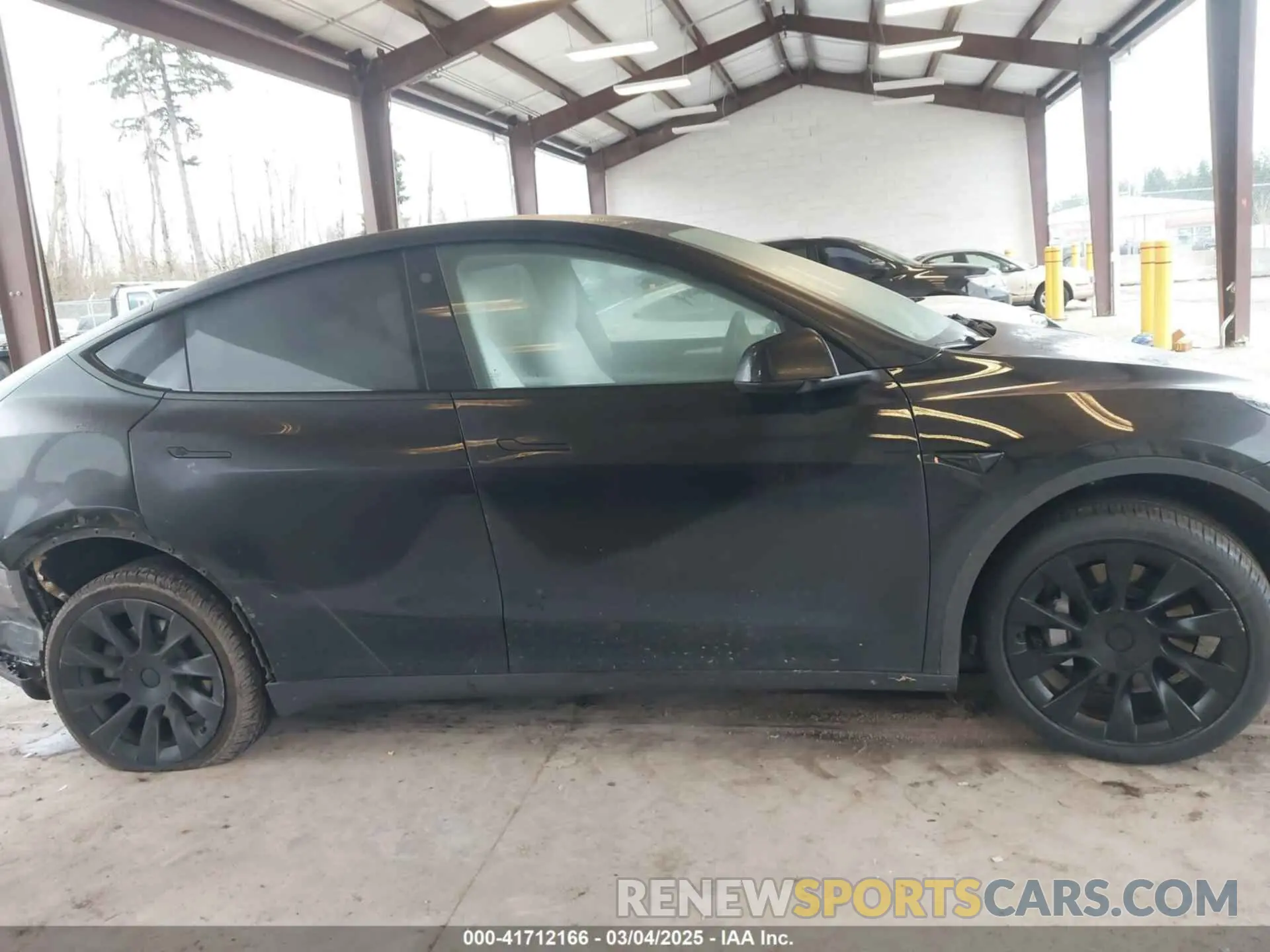 13 Photograph of a damaged car 7SAYGAEEXPF707503 TESLA MODEL Y 2023