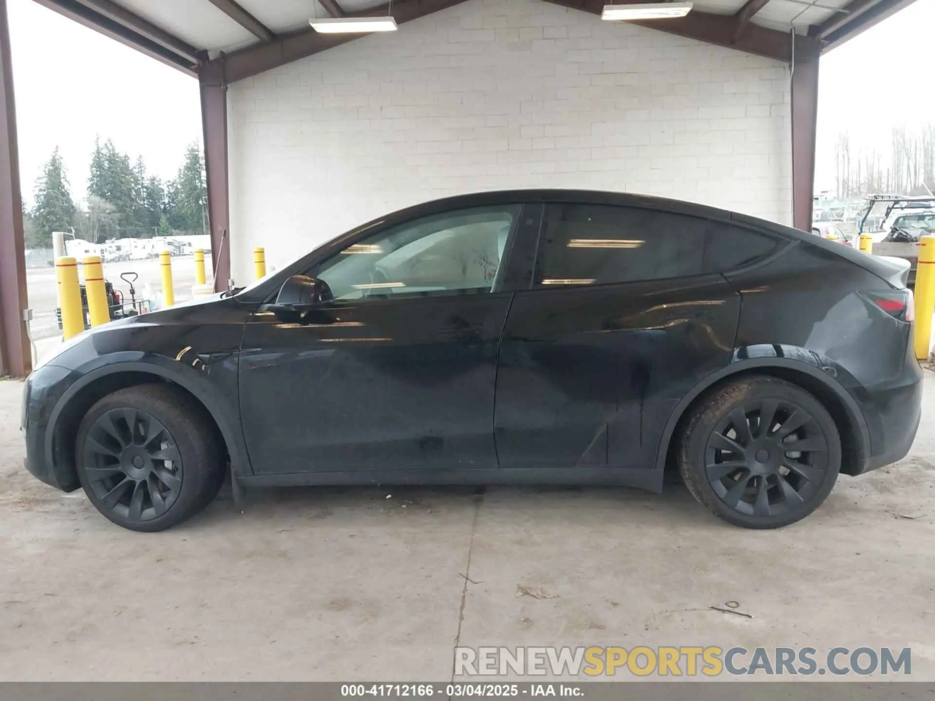 14 Photograph of a damaged car 7SAYGAEEXPF707503 TESLA MODEL Y 2023