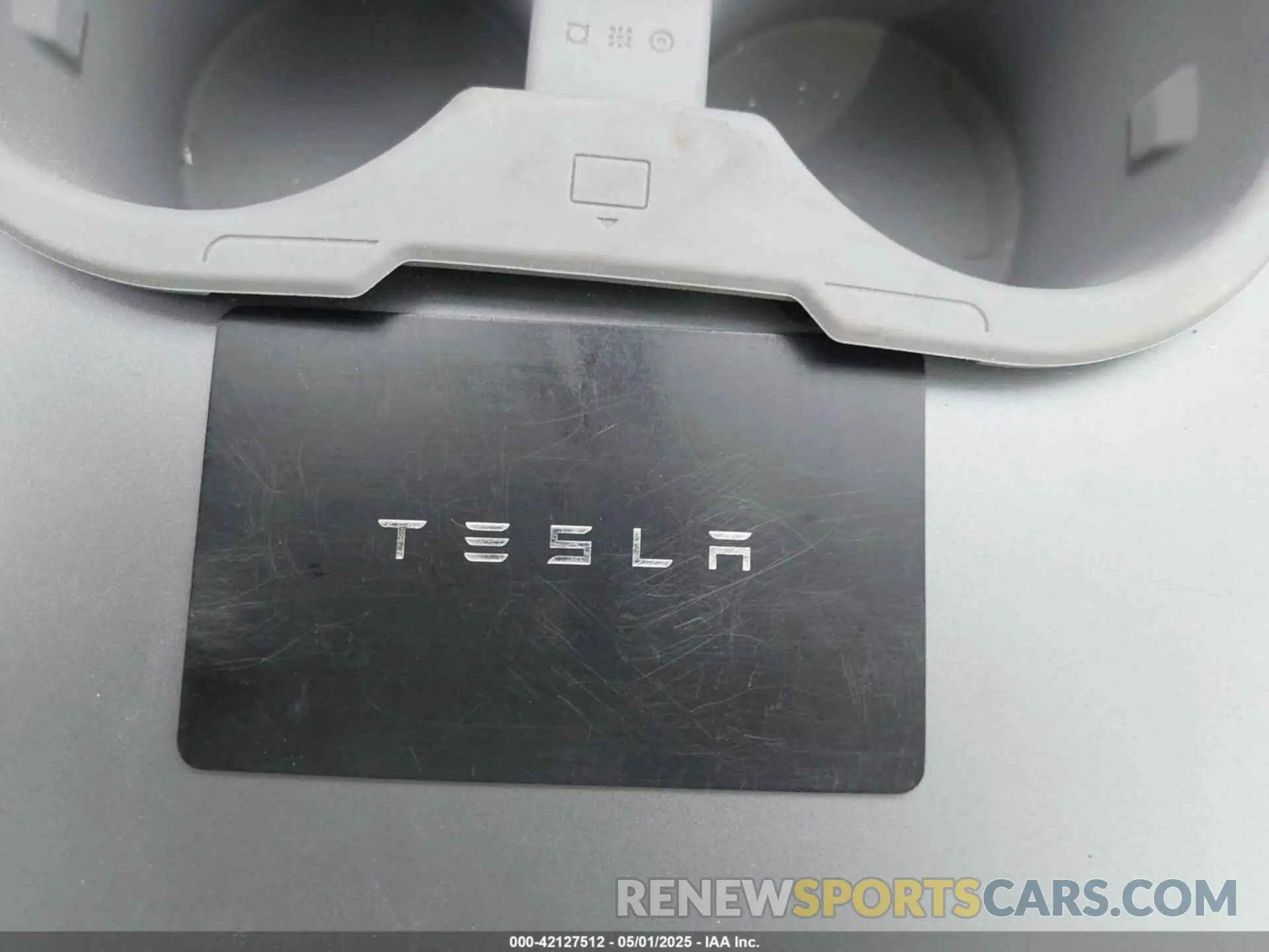 11 Photograph of a damaged car 7SAYGAEEXPF776370 TESLA MODEL Y 2023