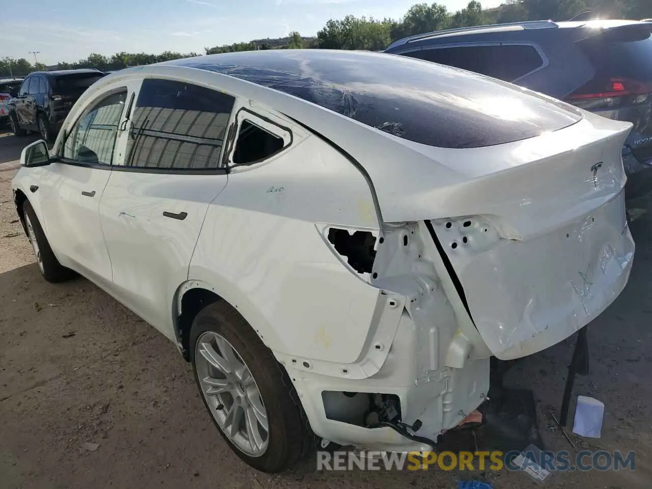 2 Photograph of a damaged car 7SAYGAEEXPF922668 TESLA MODEL Y 2023