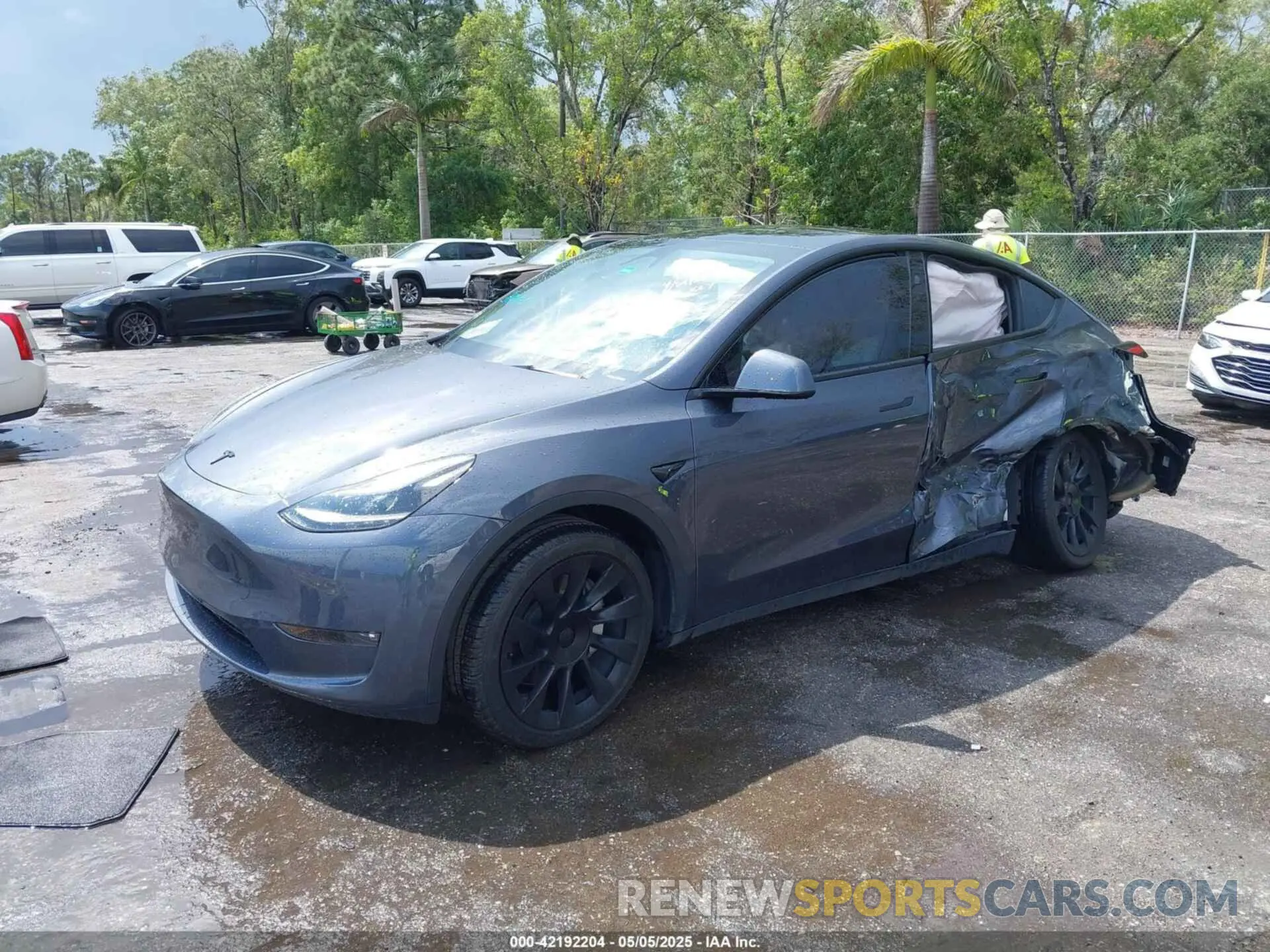 2 Photograph of a damaged car 7SAYGDED0PF947510 TESLA MODEL Y 2023