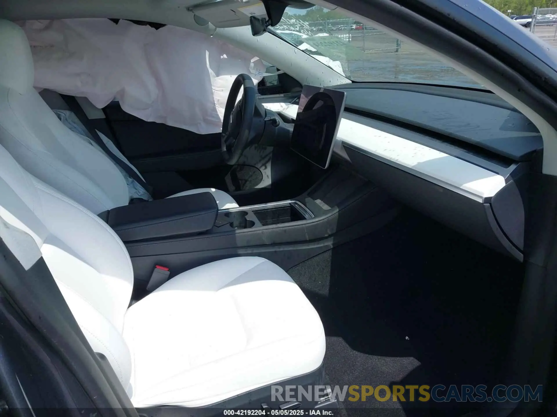 5 Photograph of a damaged car 7SAYGDED0PF947510 TESLA MODEL Y 2023