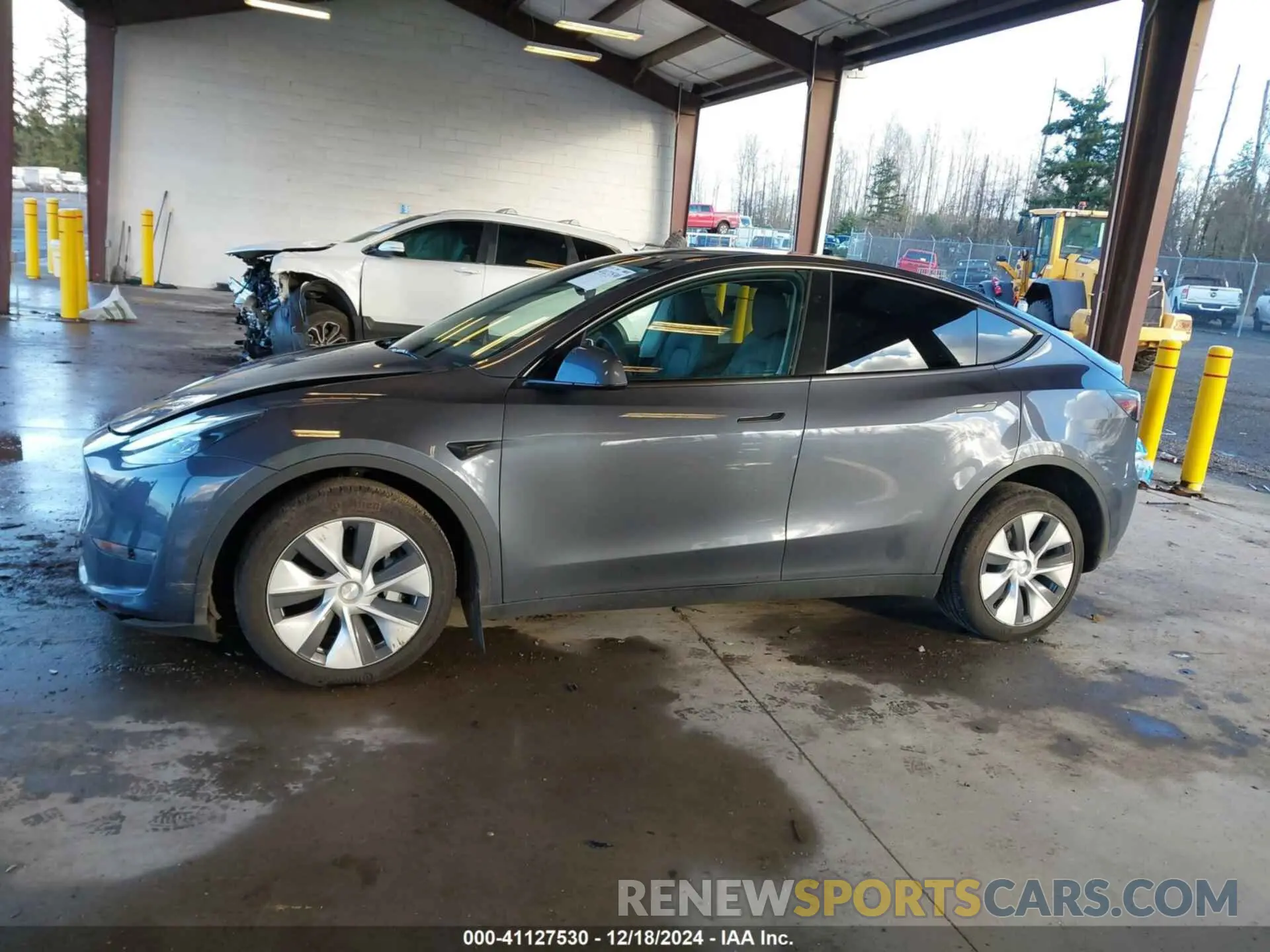 14 Фотография поврежденного автомобиля 7SAYGDED0PF963061 TESLA MODEL Y 2023
