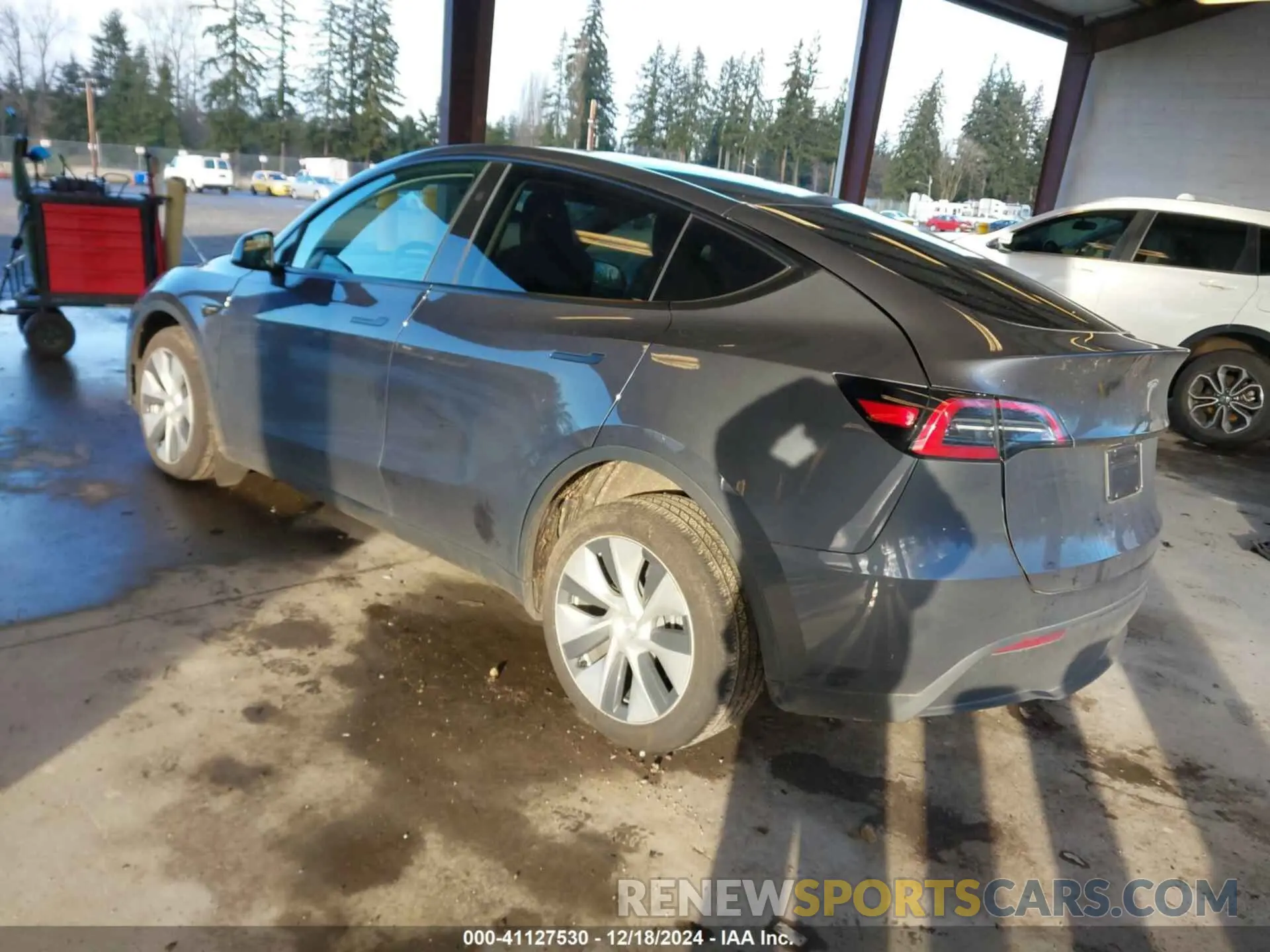3 Фотография поврежденного автомобиля 7SAYGDED0PF963061 TESLA MODEL Y 2023