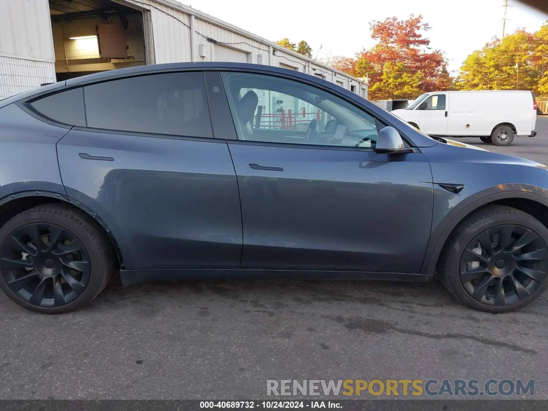 14 Photograph of a damaged car 7SAYGDED1PF961030 TESLA MODEL Y 2023