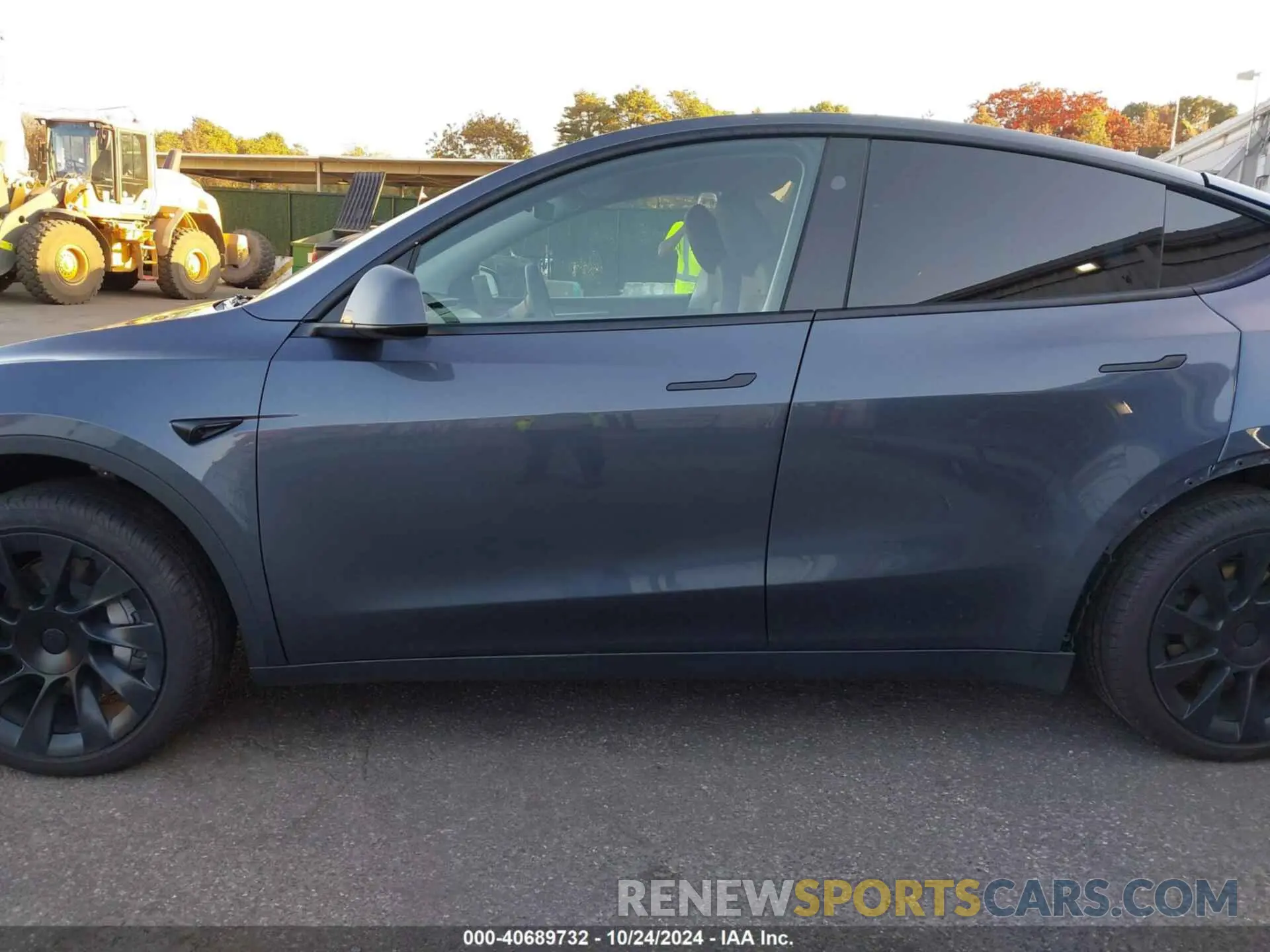 15 Photograph of a damaged car 7SAYGDED1PF961030 TESLA MODEL Y 2023