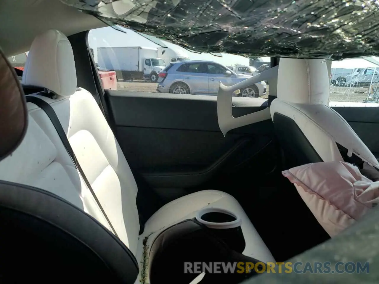 11 Photograph of a damaged car 7SAYGDED2PF916436 TESLA MODEL Y 2023