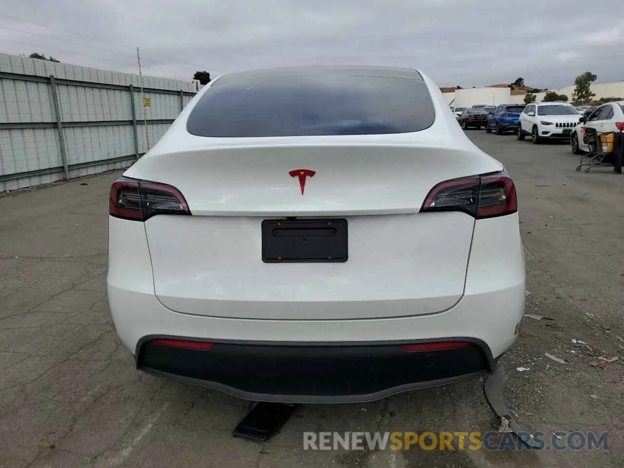 6 Photograph of a damaged car 7SAYGDED2PF956256 TESLA MODEL Y 2023