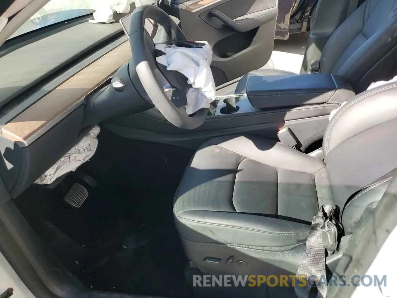 7 Photograph of a damaged car 7SAYGDED2PF956256 TESLA MODEL Y 2023