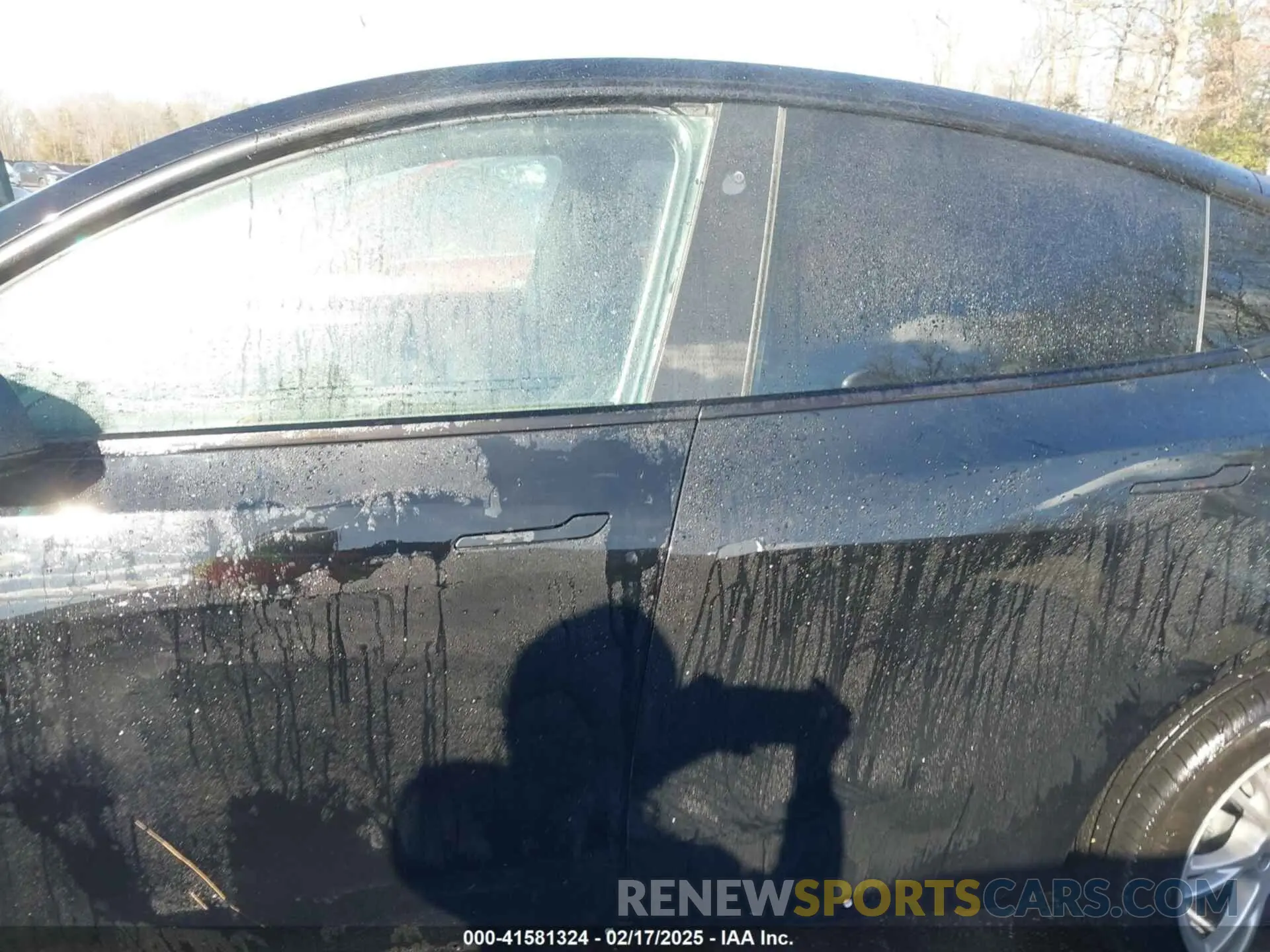 14 Photograph of a damaged car 7SAYGDED3PF931172 TESLA MODEL Y 2023