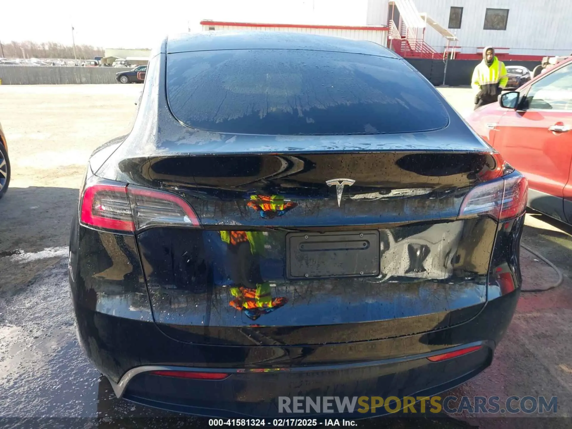 16 Photograph of a damaged car 7SAYGDED3PF931172 TESLA MODEL Y 2023