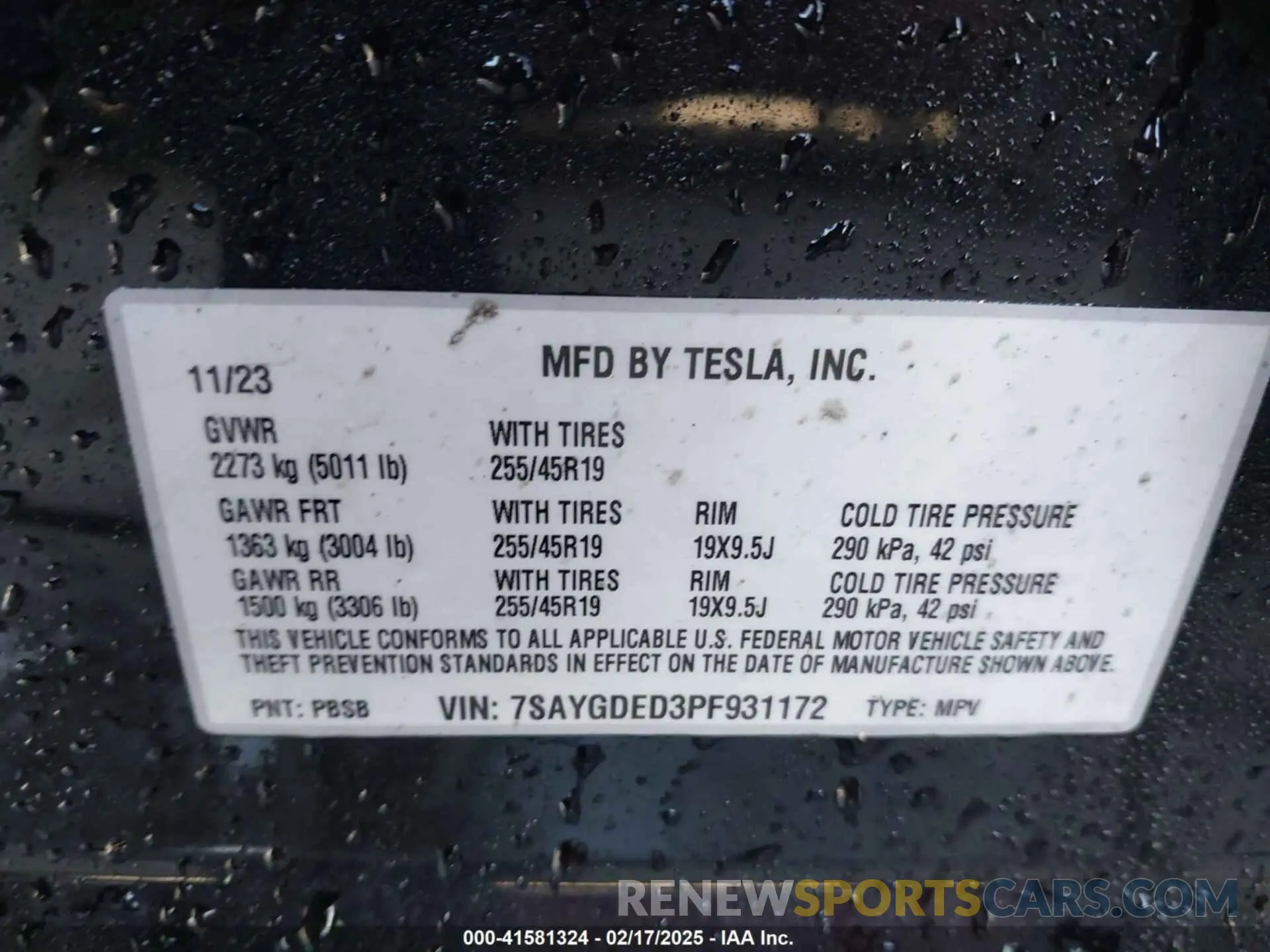 9 Photograph of a damaged car 7SAYGDED3PF931172 TESLA MODEL Y 2023