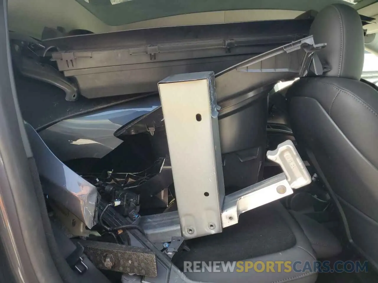 11 Photograph of a damaged car 7SAYGDED3PF947887 TESLA MODEL Y 2023