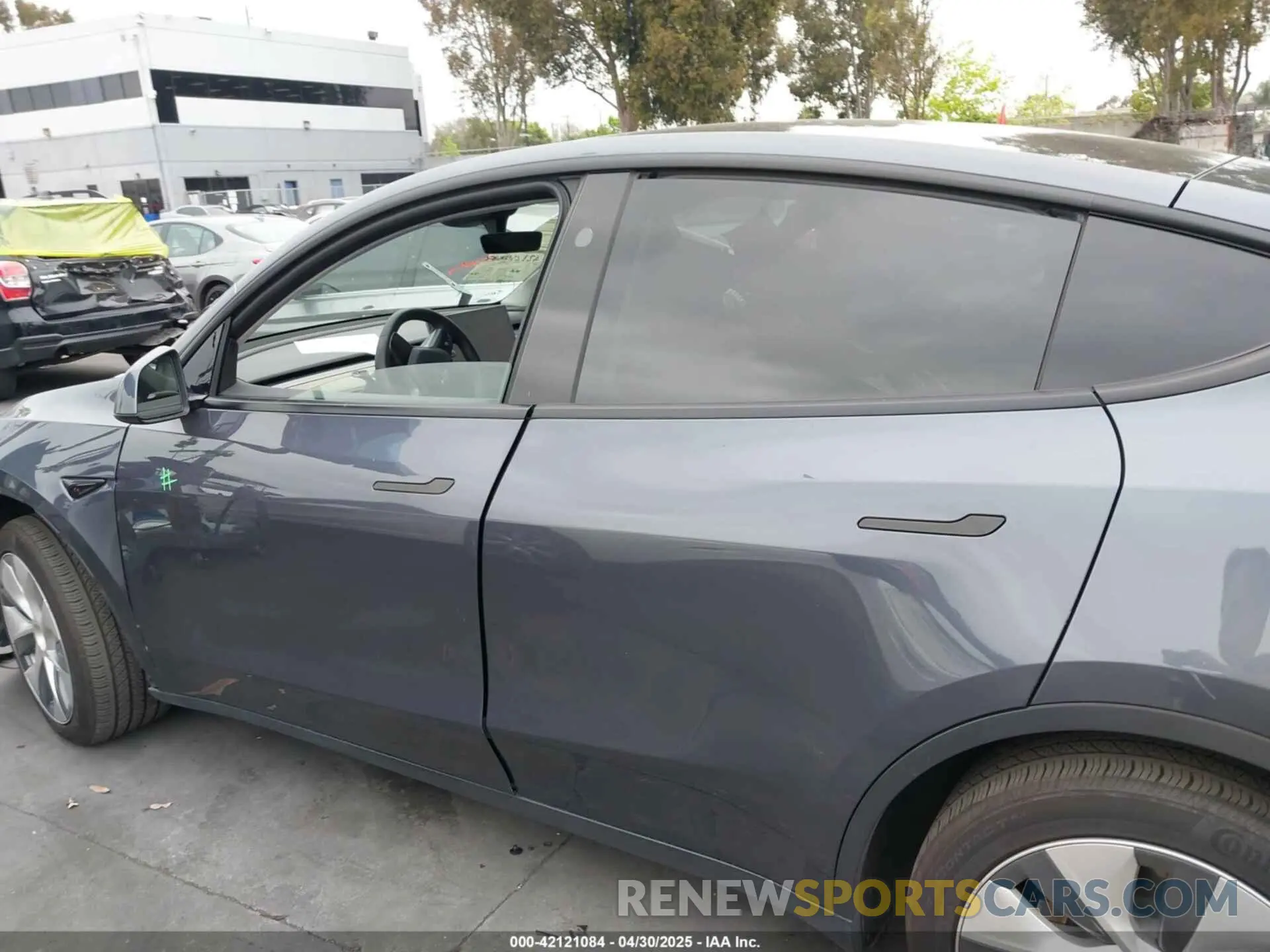 15 Photograph of a damaged car 7SAYGDED3PF962583 TESLA MODEL Y 2023