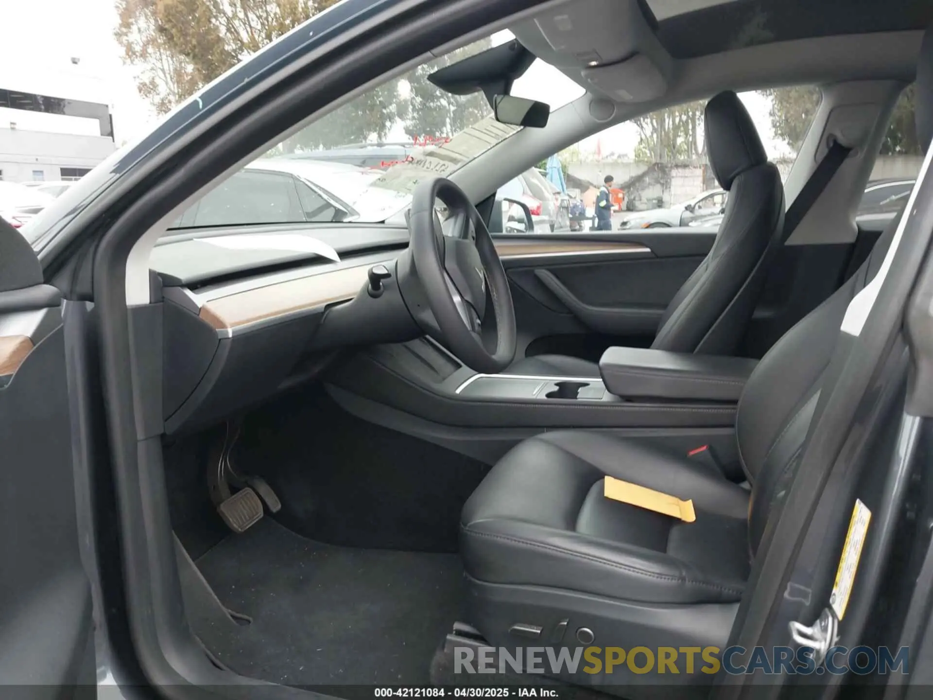 22 Photograph of a damaged car 7SAYGDED3PF962583 TESLA MODEL Y 2023