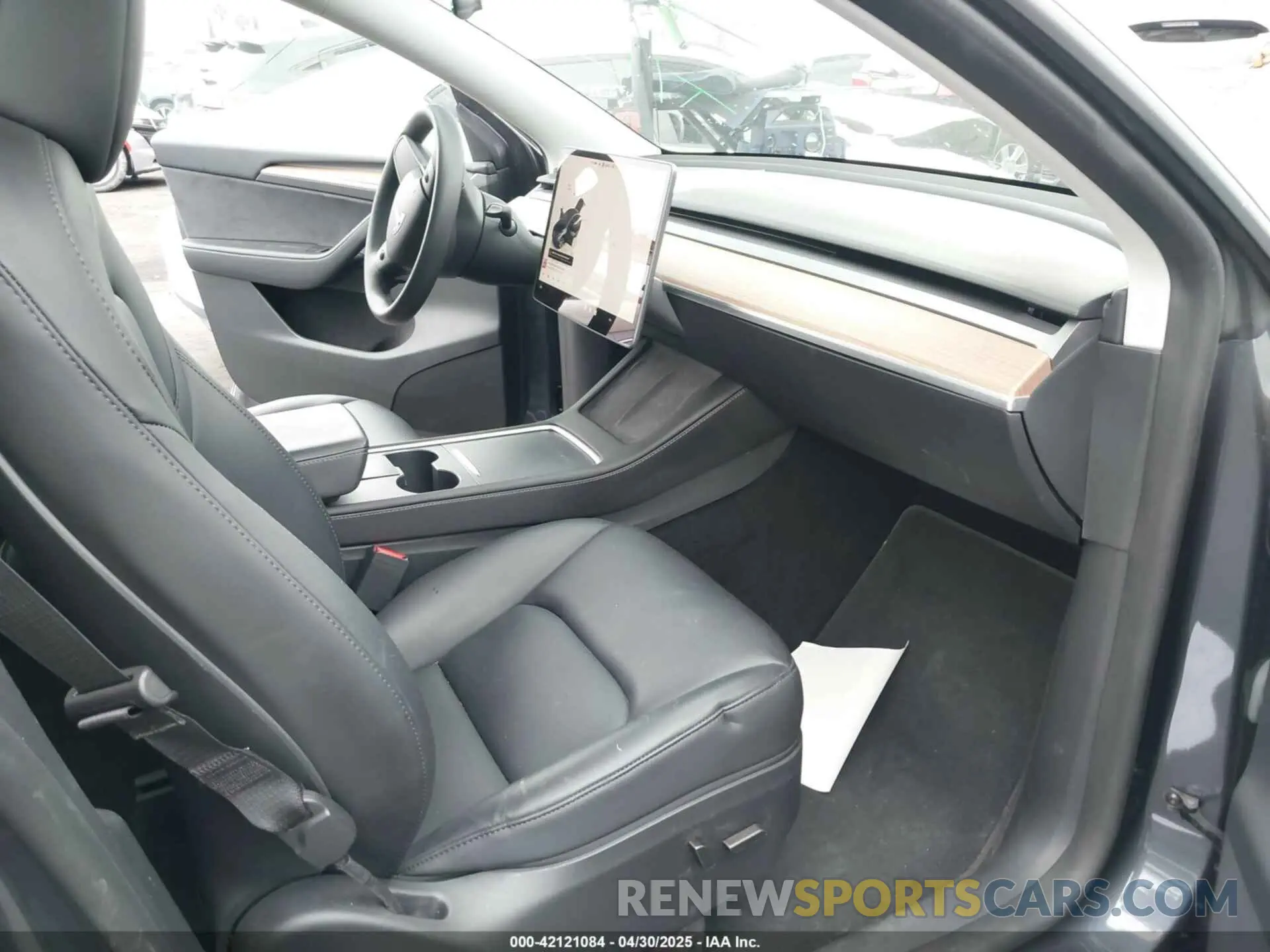 5 Photograph of a damaged car 7SAYGDED3PF962583 TESLA MODEL Y 2023