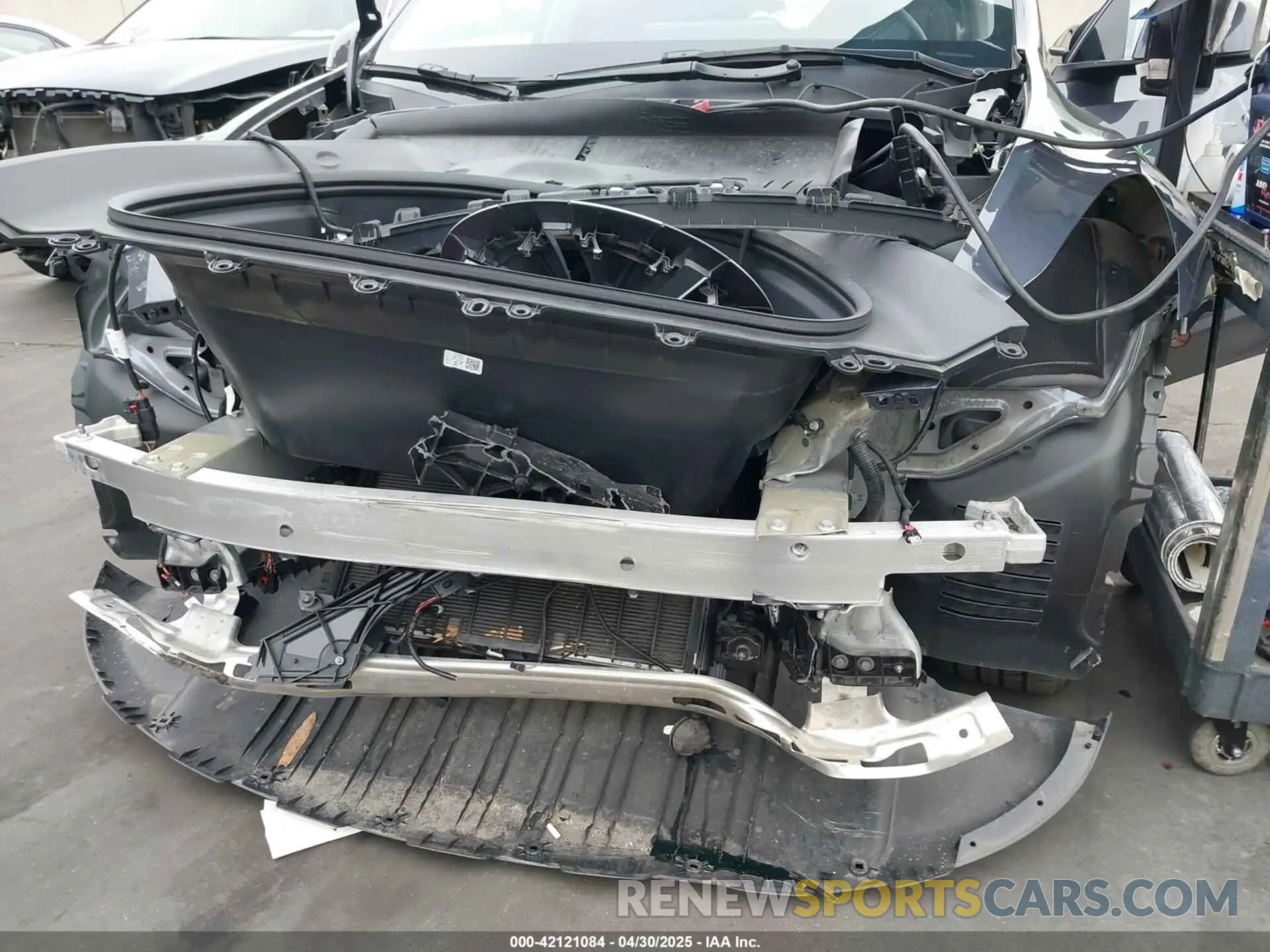 6 Photograph of a damaged car 7SAYGDED3PF962583 TESLA MODEL Y 2023