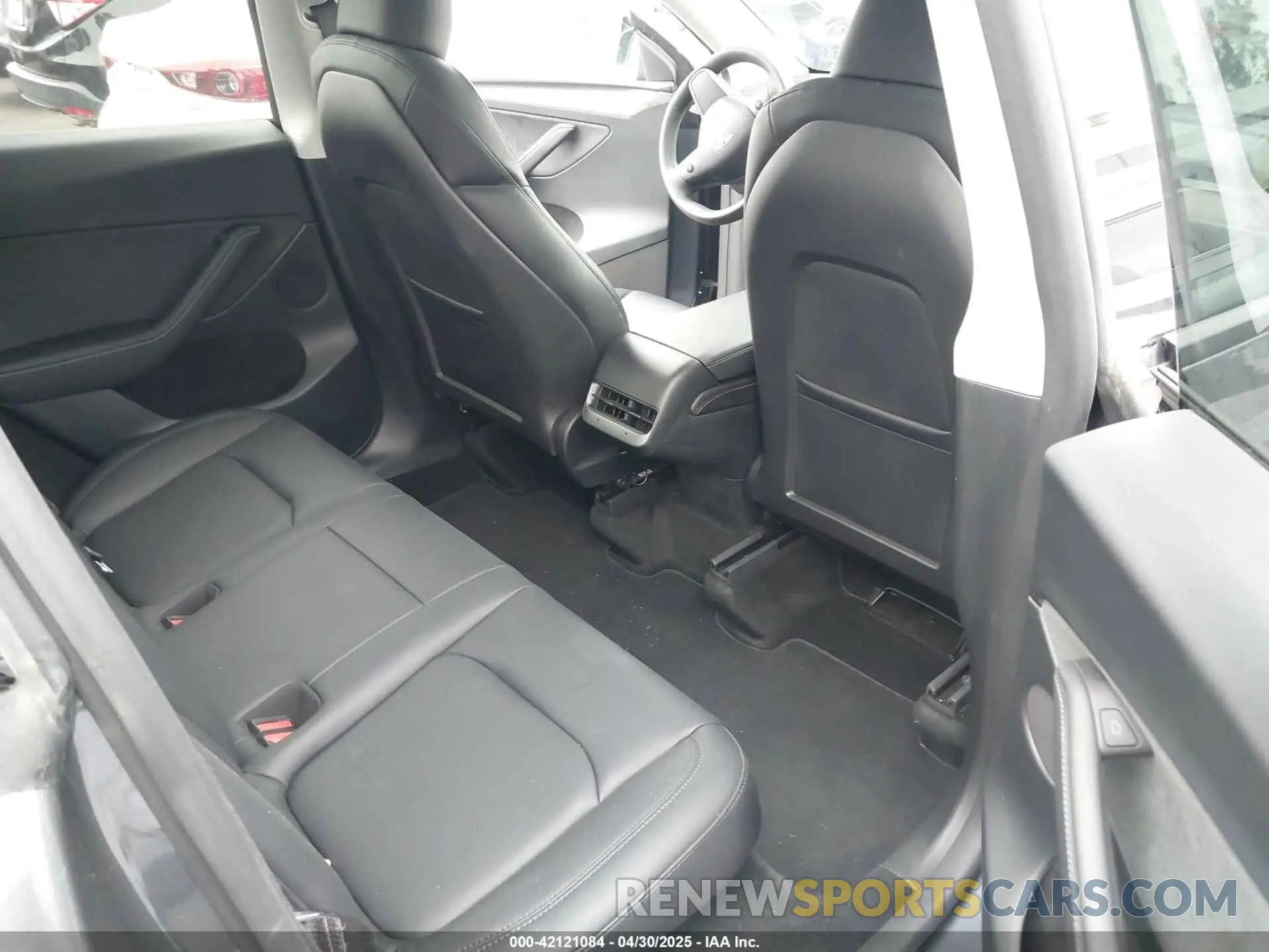8 Photograph of a damaged car 7SAYGDED3PF962583 TESLA MODEL Y 2023