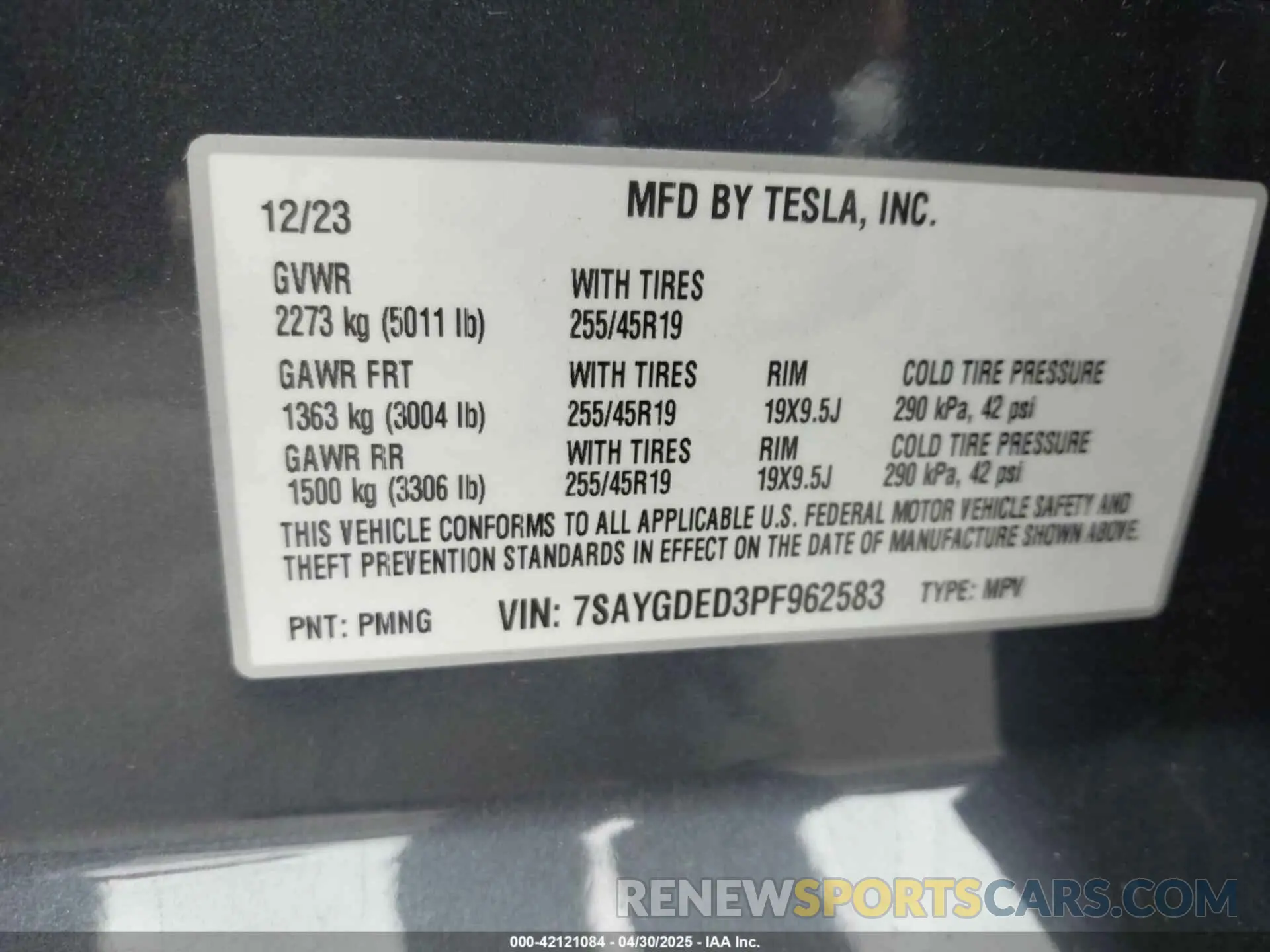 9 Photograph of a damaged car 7SAYGDED3PF962583 TESLA MODEL Y 2023