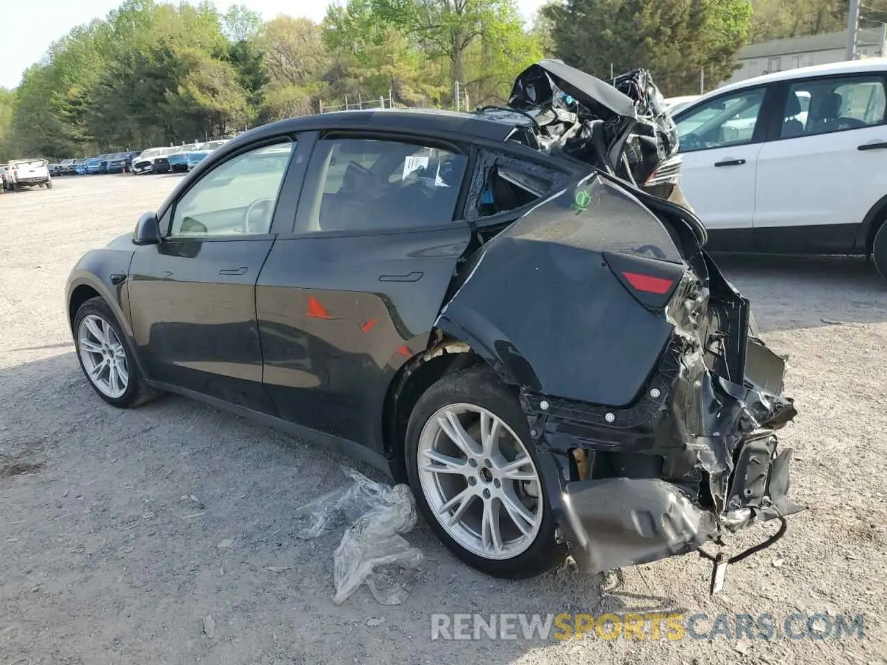2 Photograph of a damaged car 7SAYGDED4PF931181 TESLA MODEL Y 2023