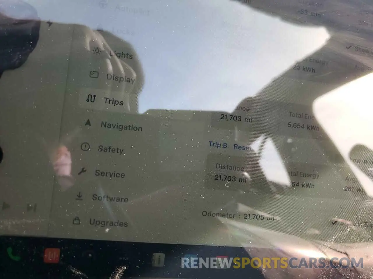 9 Photograph of a damaged car 7SAYGDED4PF931181 TESLA MODEL Y 2023