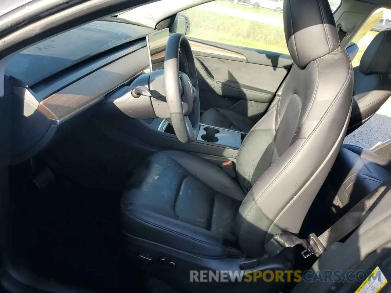 7 Photograph of a damaged car 7SAYGDED4PF949129 TESLA MODEL Y 2023
