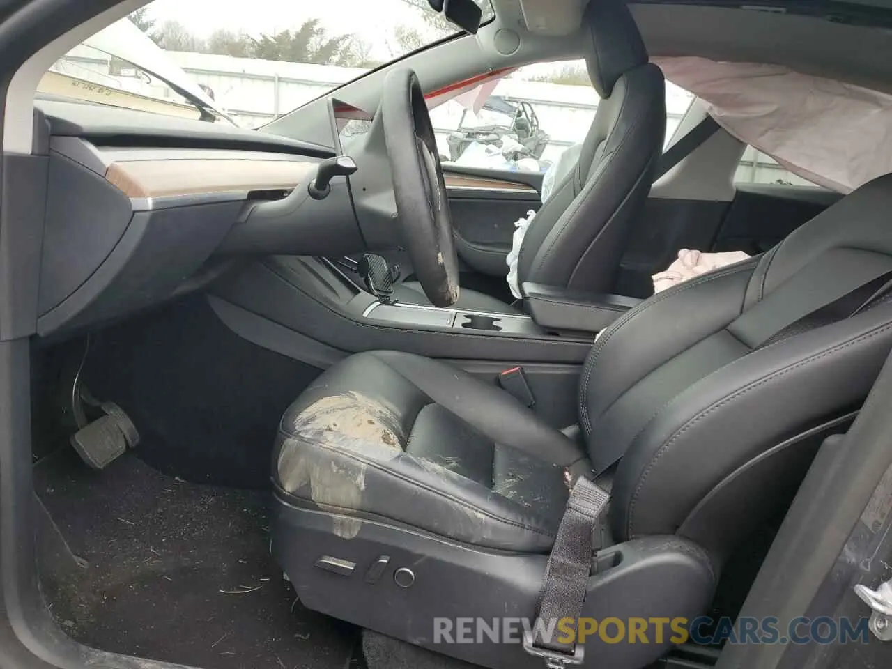 7 Photograph of a damaged car 7SAYGDED5PF933554 TESLA MODEL Y 2023