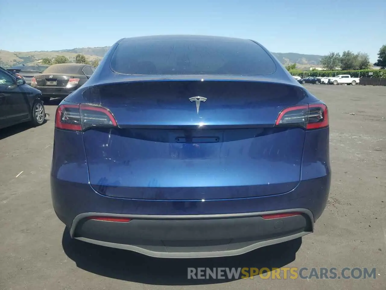 6 Photograph of a damaged car 7SAYGDED5PF943551 TESLA MODEL Y 2023