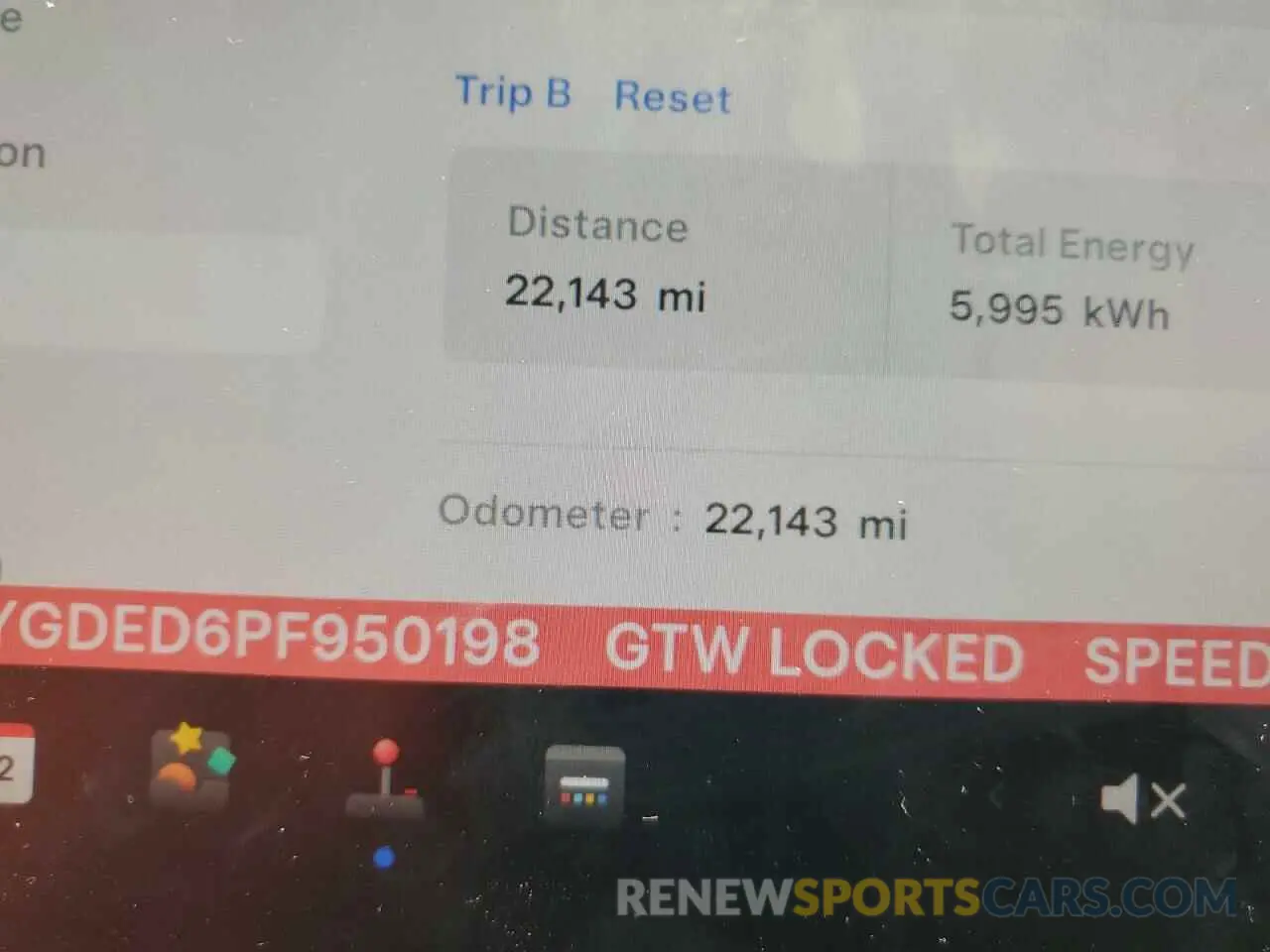 9 Photograph of a damaged car 7SAYGDED6PF950198 TESLA MODEL Y 2023