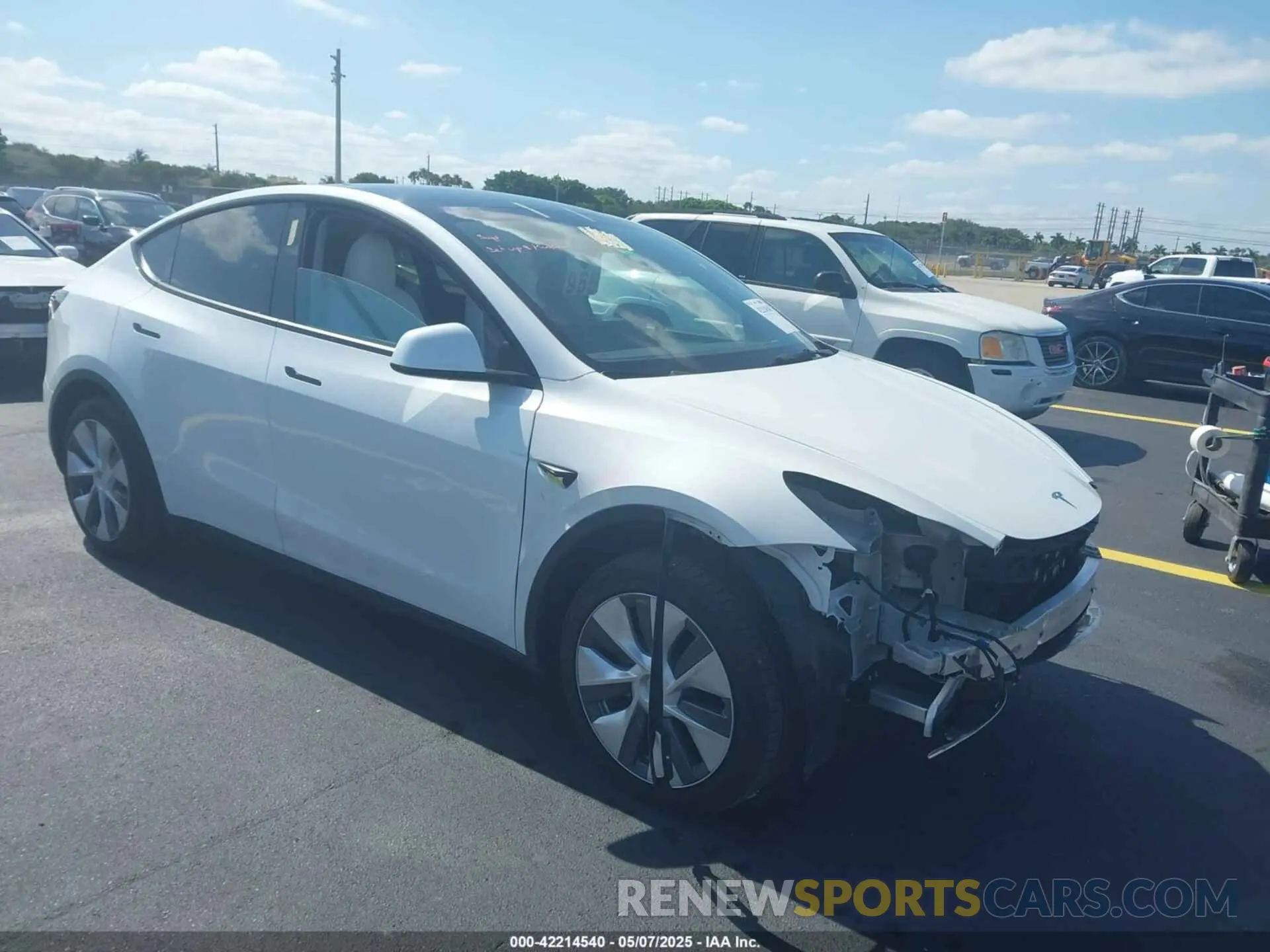 1 Photograph of a damaged car 7SAYGDED7PF945916 TESLA MODEL Y 2023