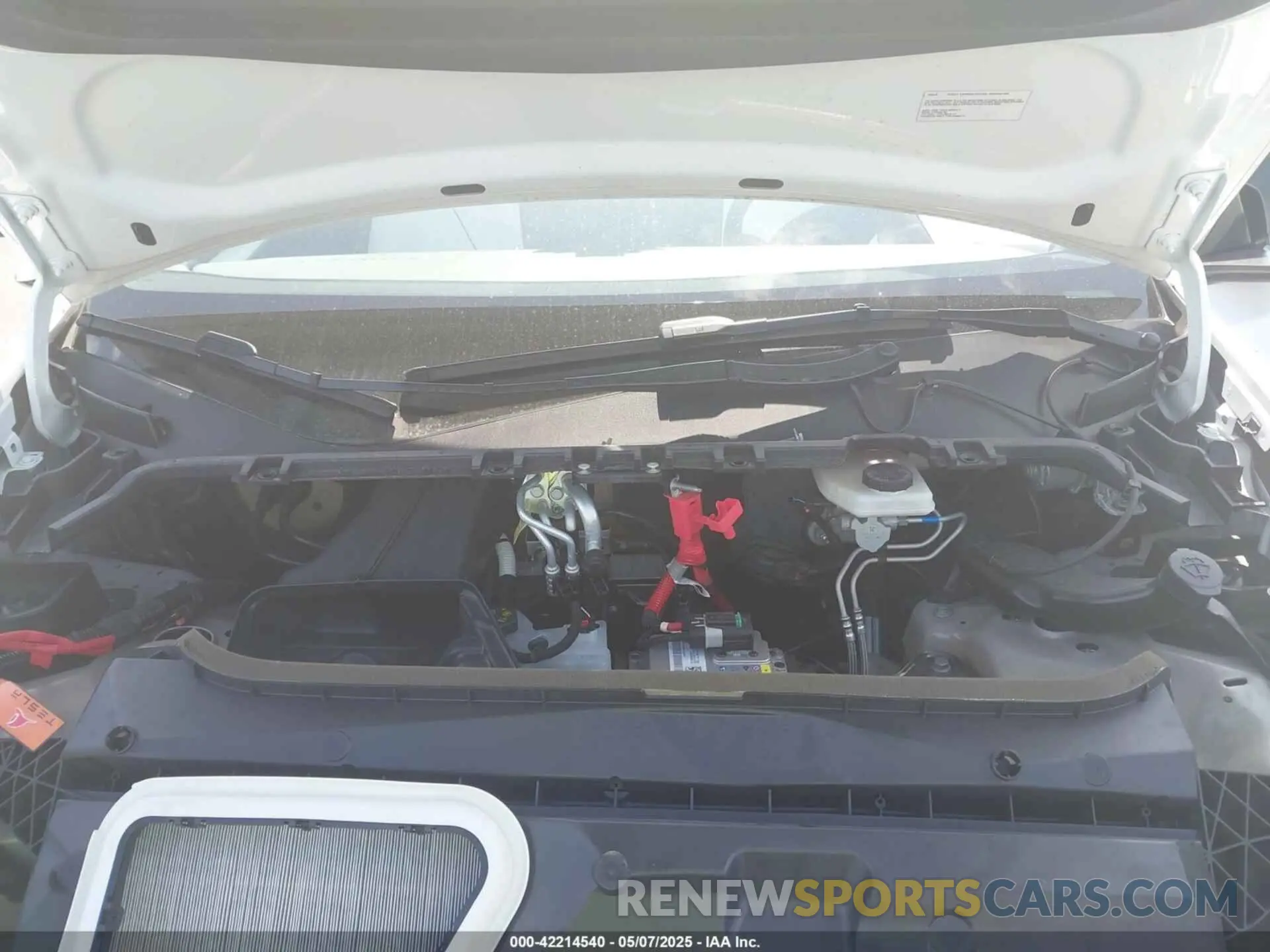 10 Photograph of a damaged car 7SAYGDED7PF945916 TESLA MODEL Y 2023