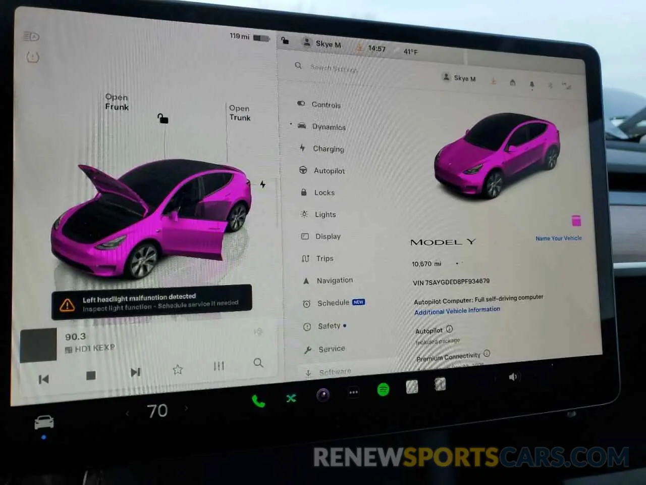 9 Photograph of a damaged car 7SAYGDED8PF934679 TESLA MODEL Y 2023