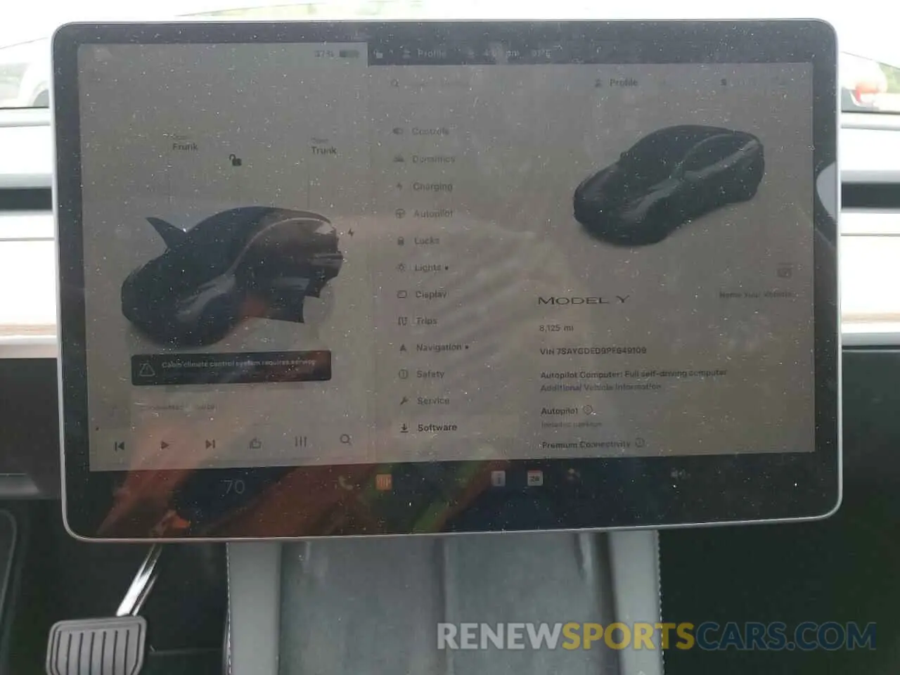 9 Photograph of a damaged car 7SAYGDED9PF949109 TESLA MODEL Y 2023