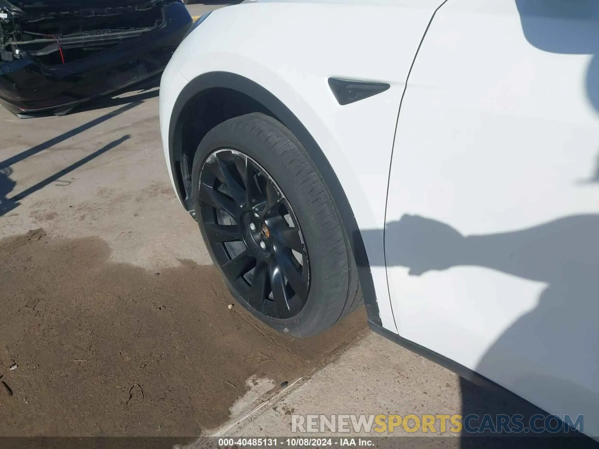 21 Photograph of a damaged car 7SAYGDEE0PA030461 TESLA MODEL Y 2023