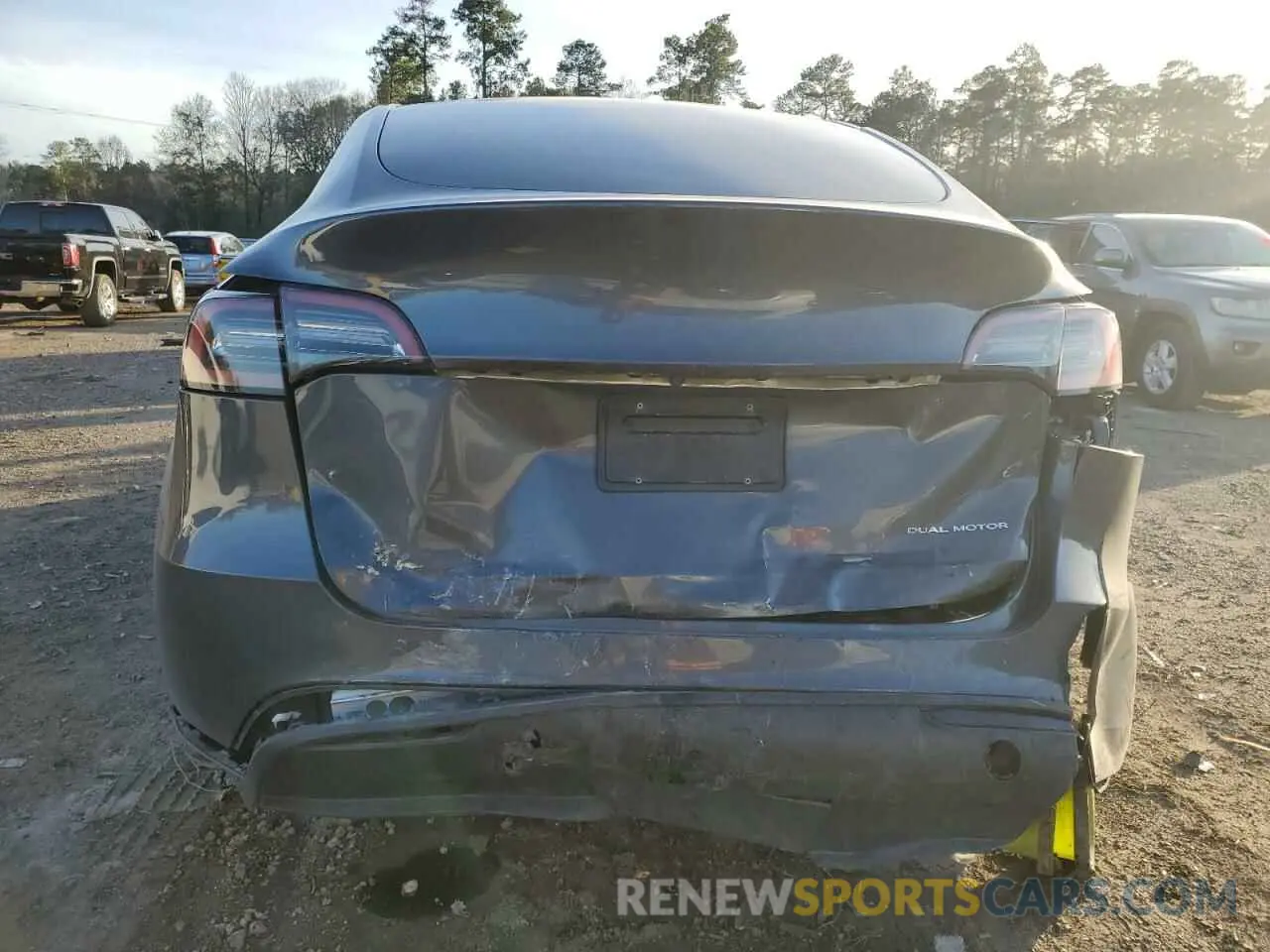 6 Photograph of a damaged car 7SAYGDEE0PA032369 TESLA MODEL Y 2023