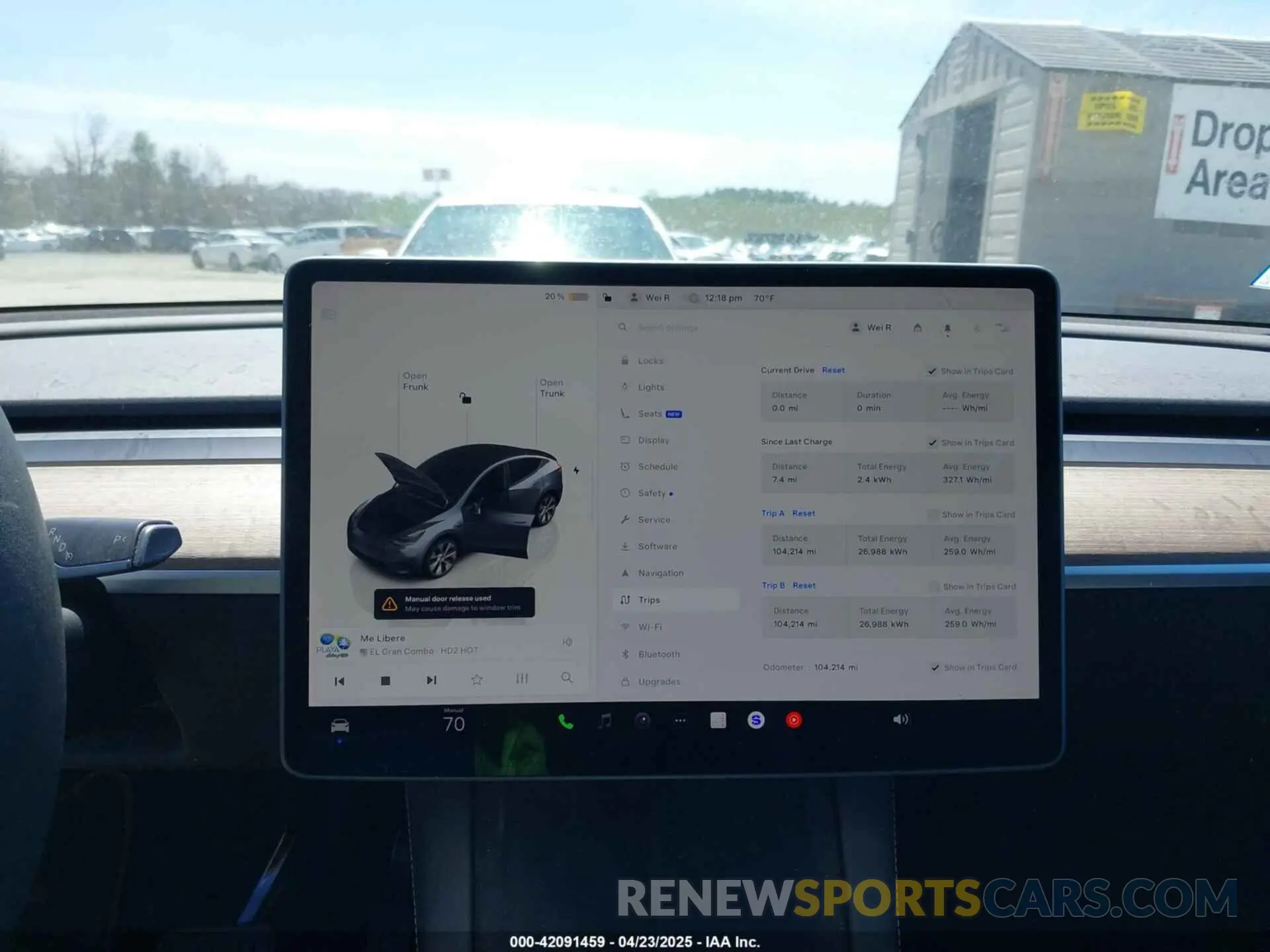 18 Photograph of a damaged car 7SAYGDEE0PA033019 TESLA MODEL Y 2023
