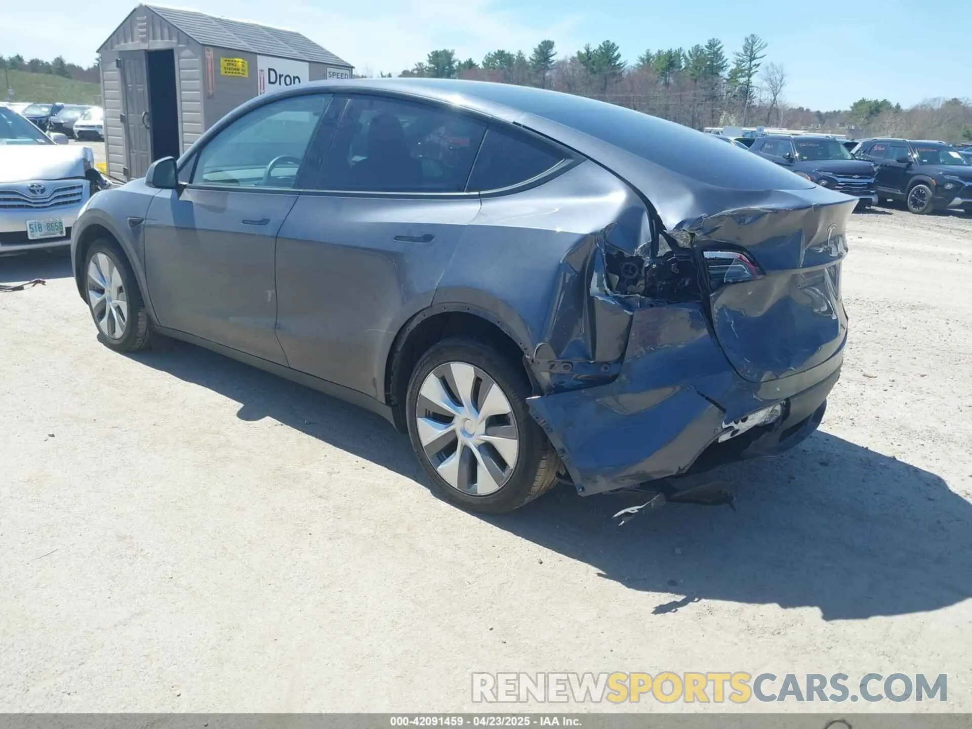3 Photograph of a damaged car 7SAYGDEE0PA033019 TESLA MODEL Y 2023