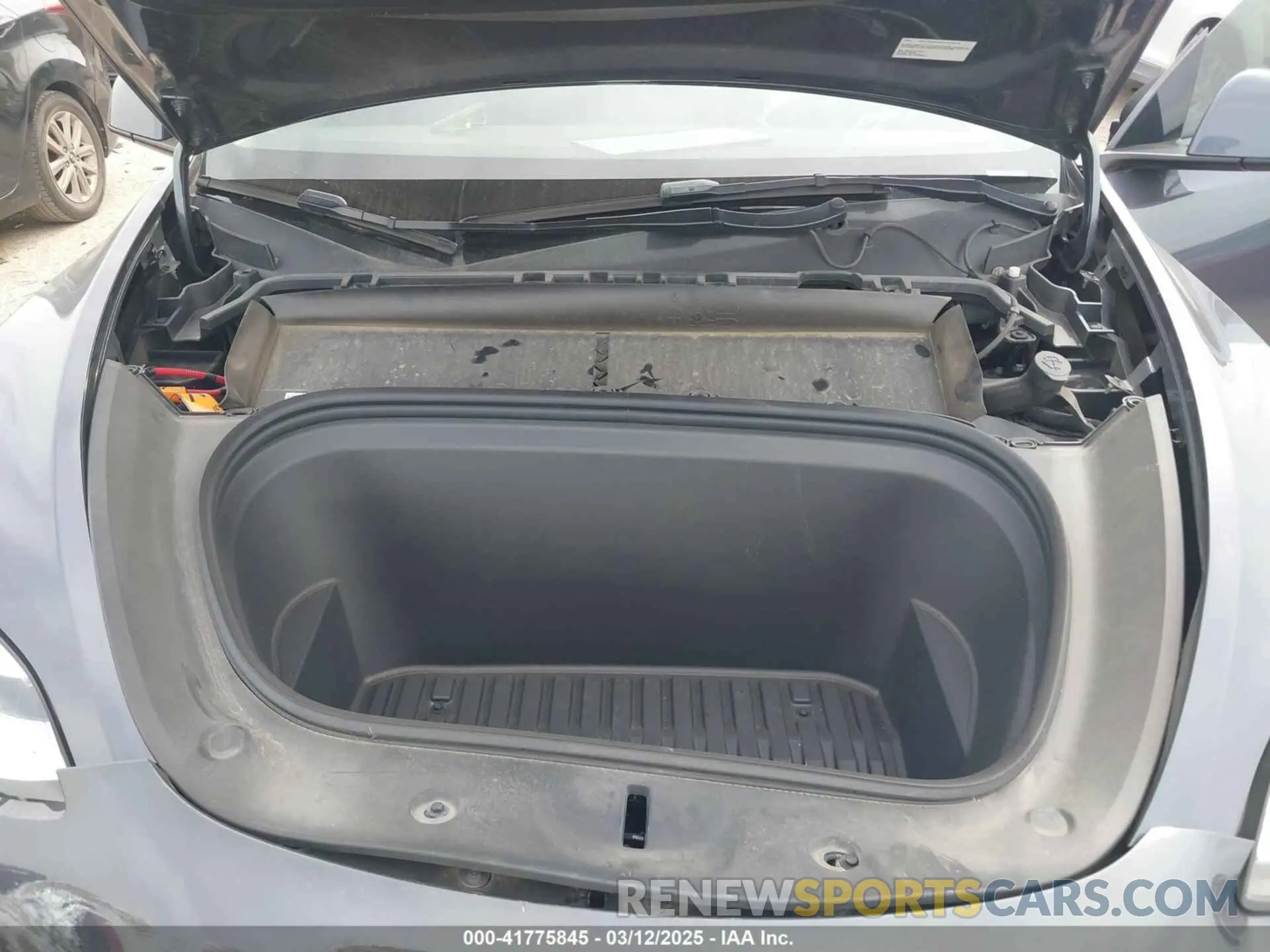 10 Photograph of a damaged car 7SAYGDEE0PA036048 TESLA MODEL Y 2023