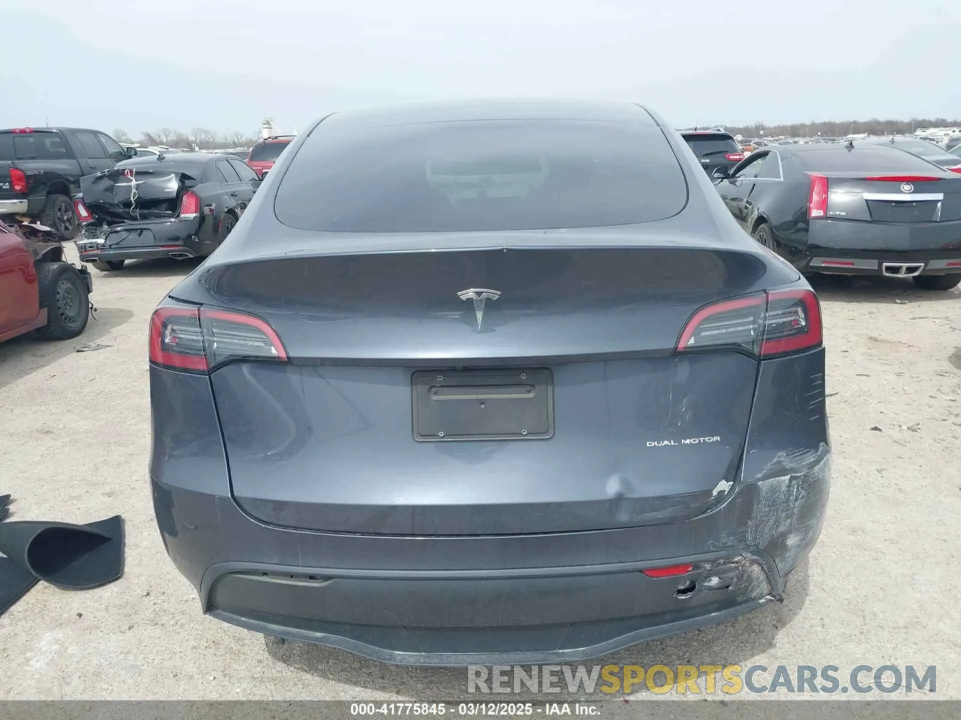 15 Photograph of a damaged car 7SAYGDEE0PA036048 TESLA MODEL Y 2023