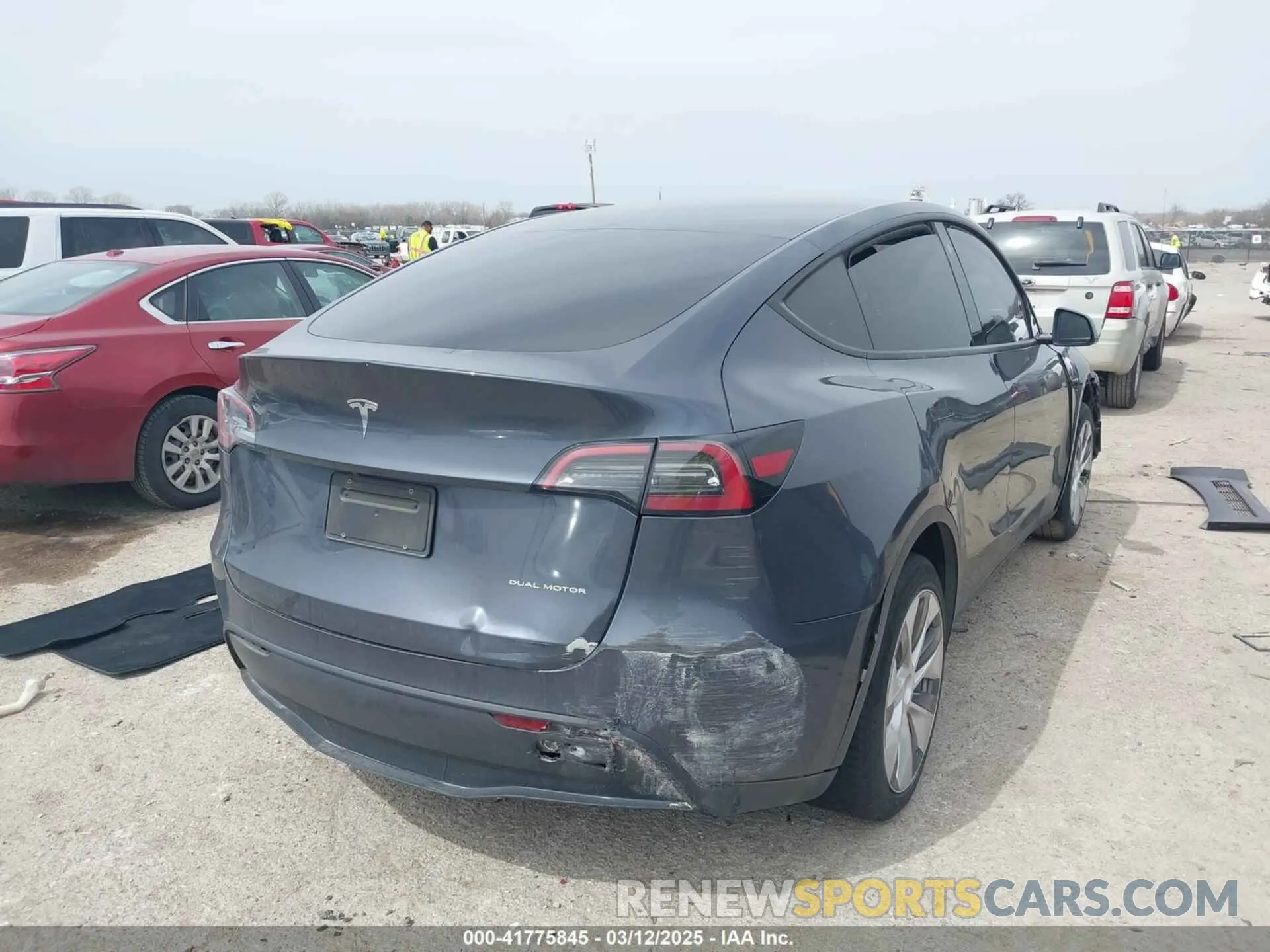 4 Photograph of a damaged car 7SAYGDEE0PA036048 TESLA MODEL Y 2023