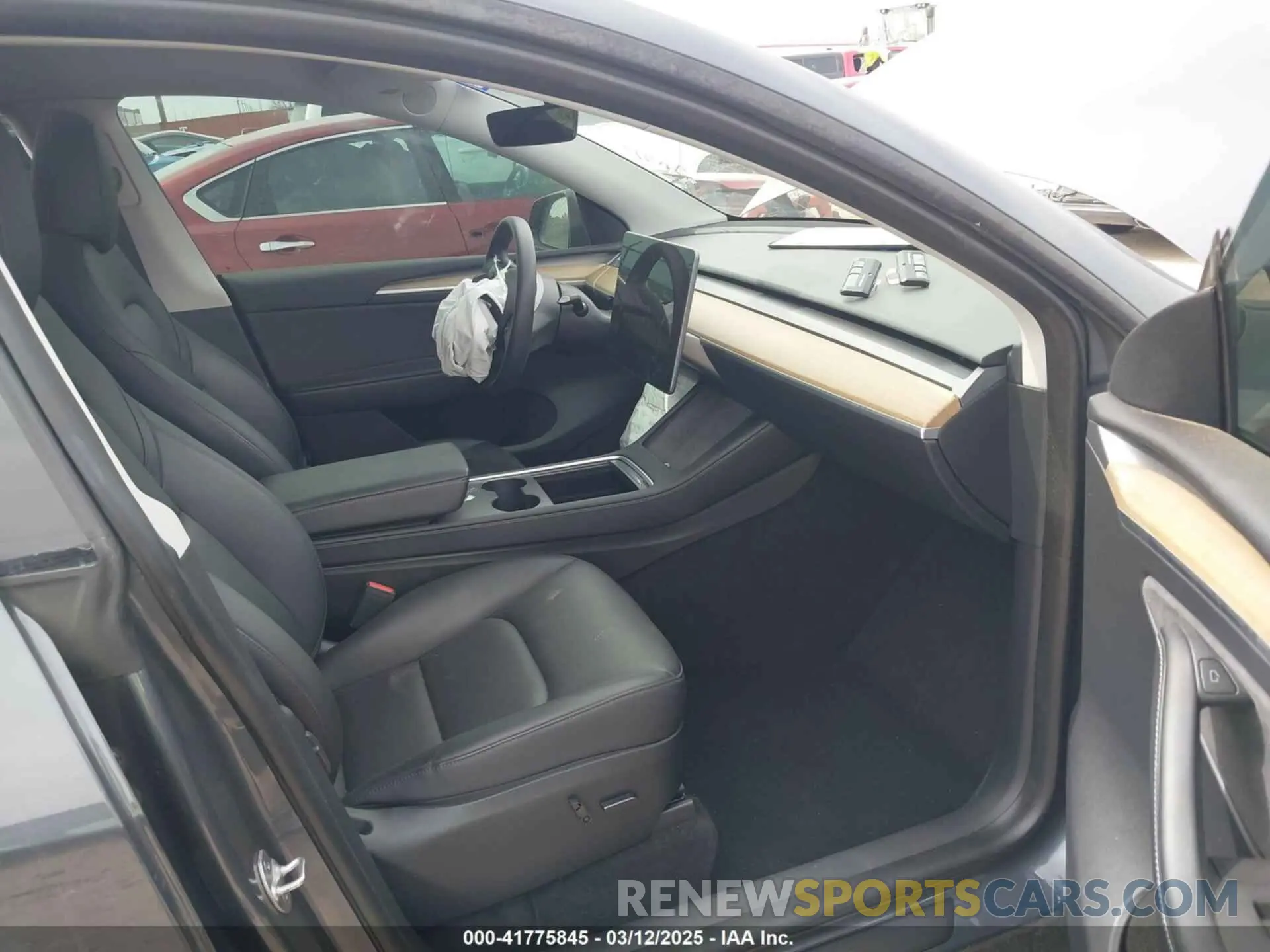 5 Photograph of a damaged car 7SAYGDEE0PA036048 TESLA MODEL Y 2023