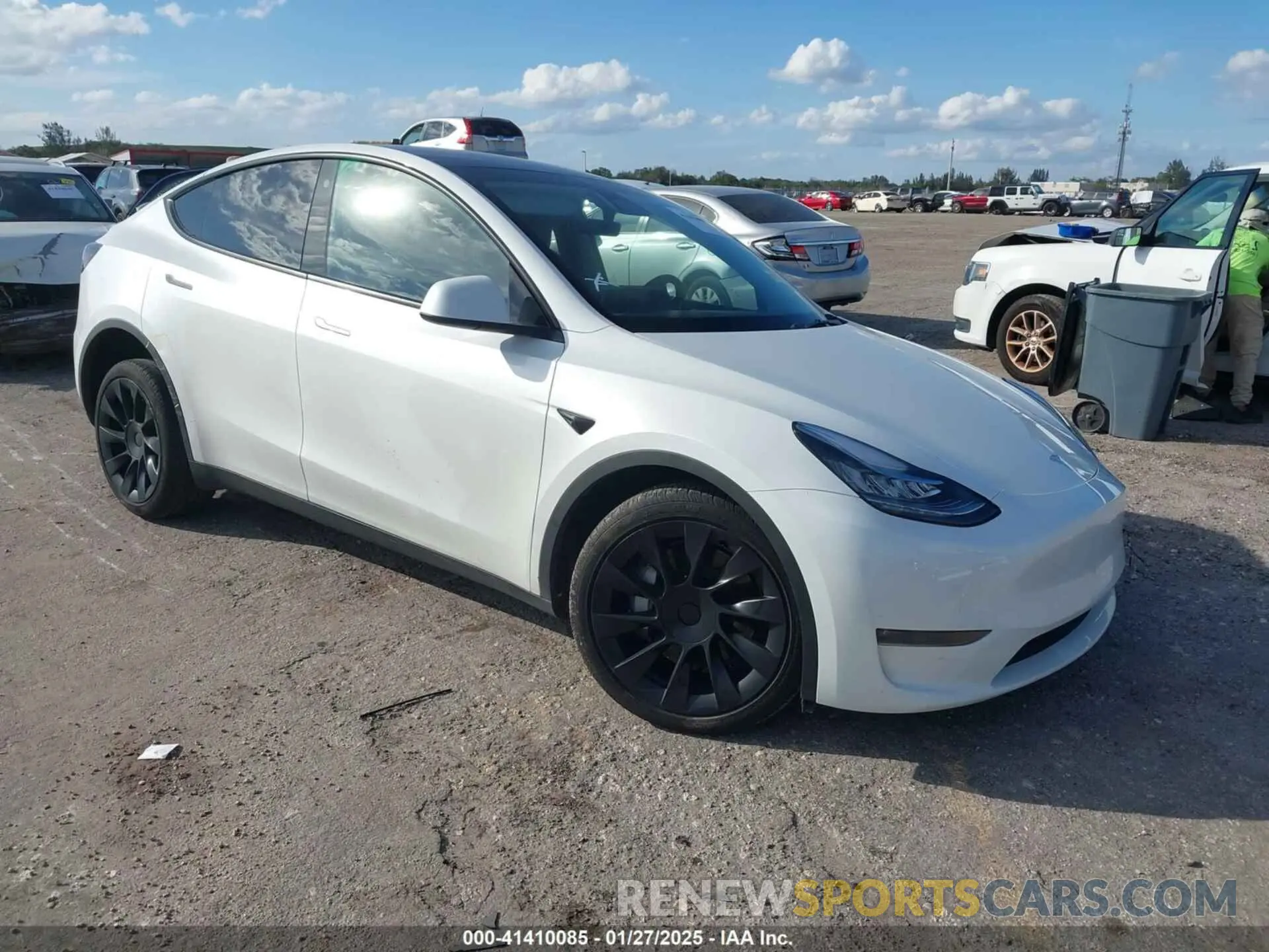 1 Фотография поврежденного автомобиля 7SAYGDEE0PA128888 TESLA MODEL Y 2023
