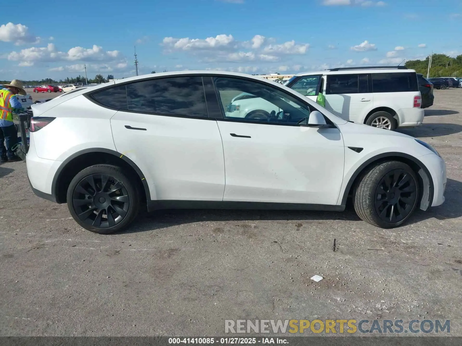 12 Фотография поврежденного автомобиля 7SAYGDEE0PA128888 TESLA MODEL Y 2023