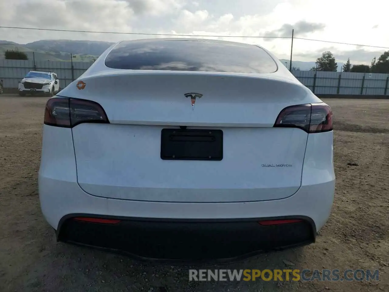 6 Photograph of a damaged car 7SAYGDEE0PA140622 TESLA MODEL Y 2023
