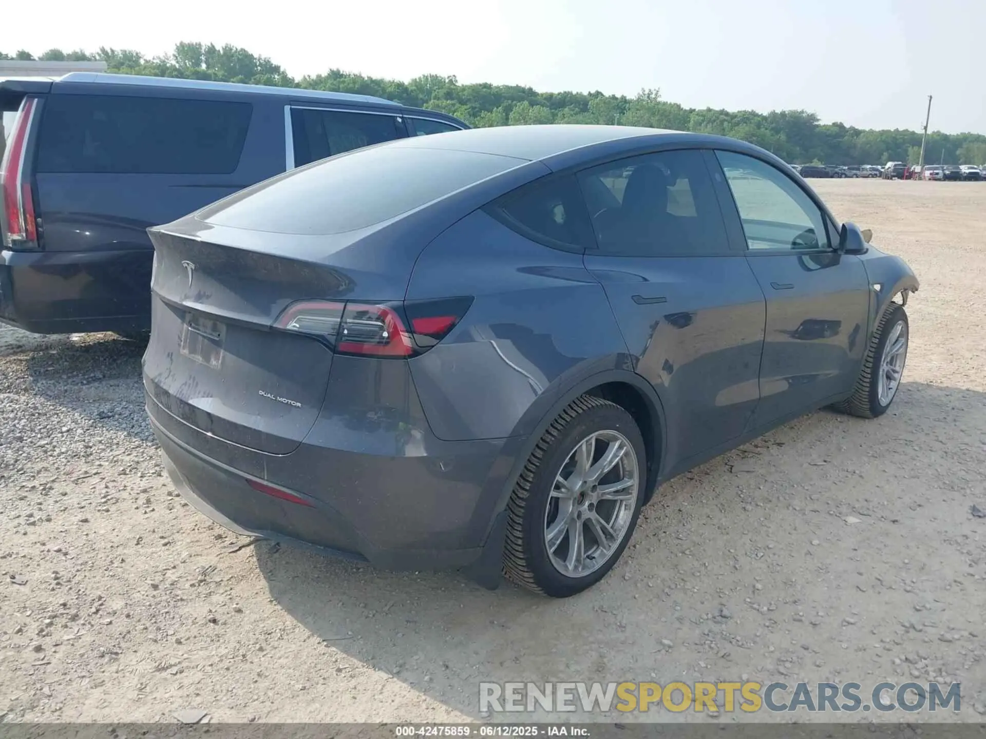 4 Photograph of a damaged car 7SAYGDEE0PA188508 TESLA MODEL Y 2023
