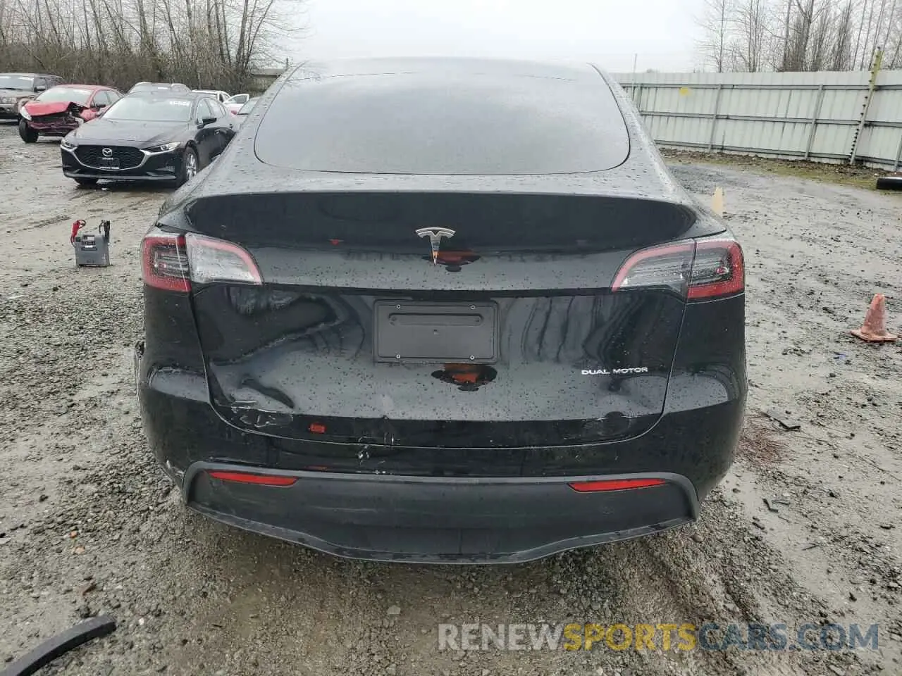 6 Photograph of a damaged car 7SAYGDEE0PF605371 TESLA MODEL Y 2023