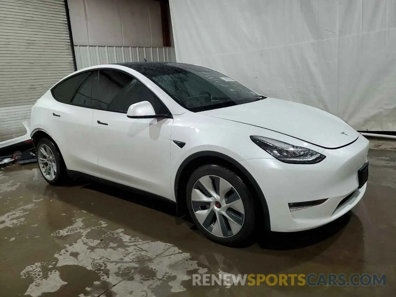 4 Photograph of a damaged car 7SAYGDEE0PF615382 TESLA MODEL Y 2023