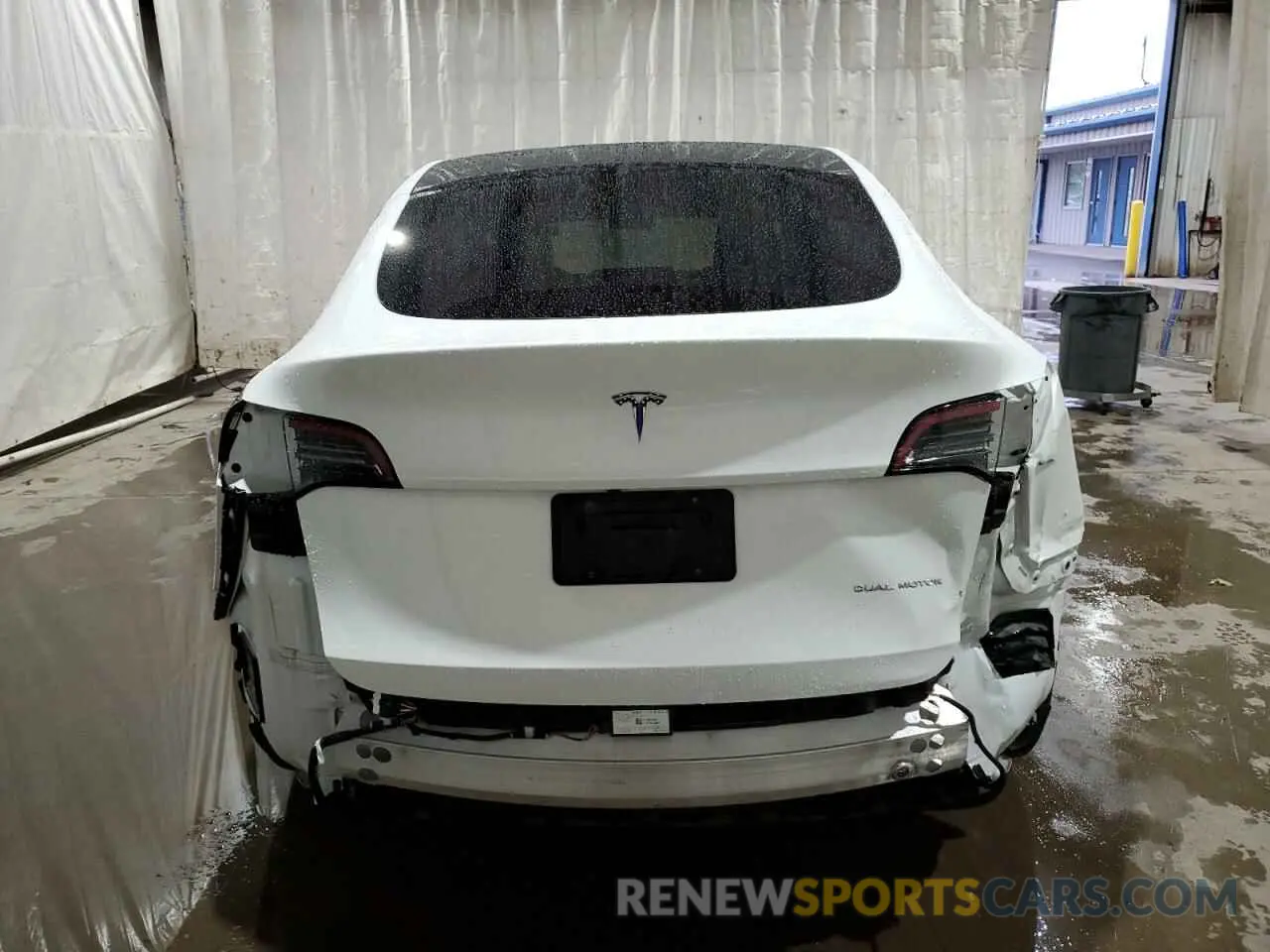 6 Photograph of a damaged car 7SAYGDEE0PF615382 TESLA MODEL Y 2023