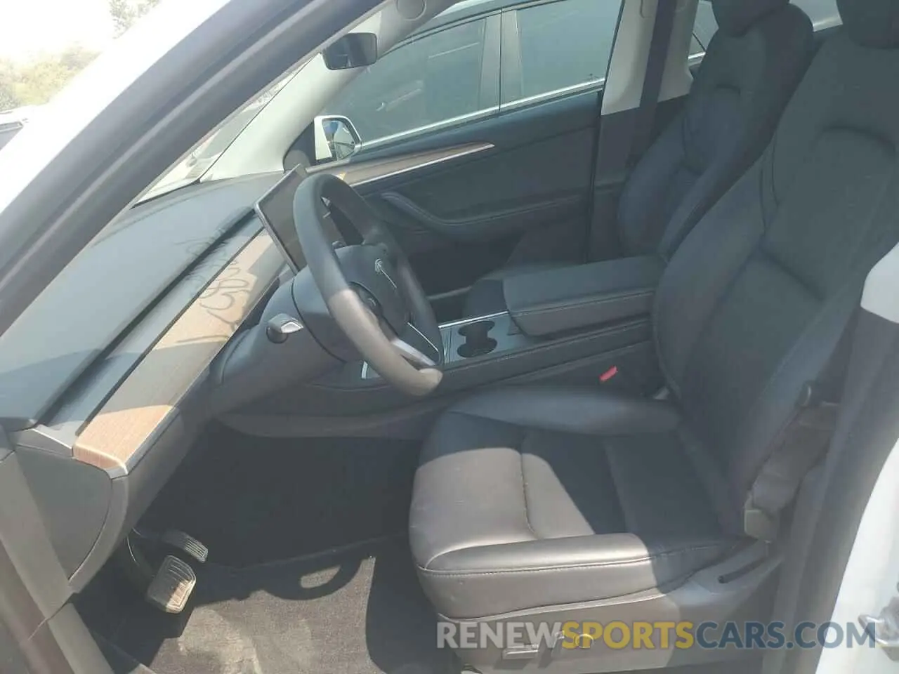7 Photograph of a damaged car 7SAYGDEE0PF673590 TESLA MODEL Y 2023
