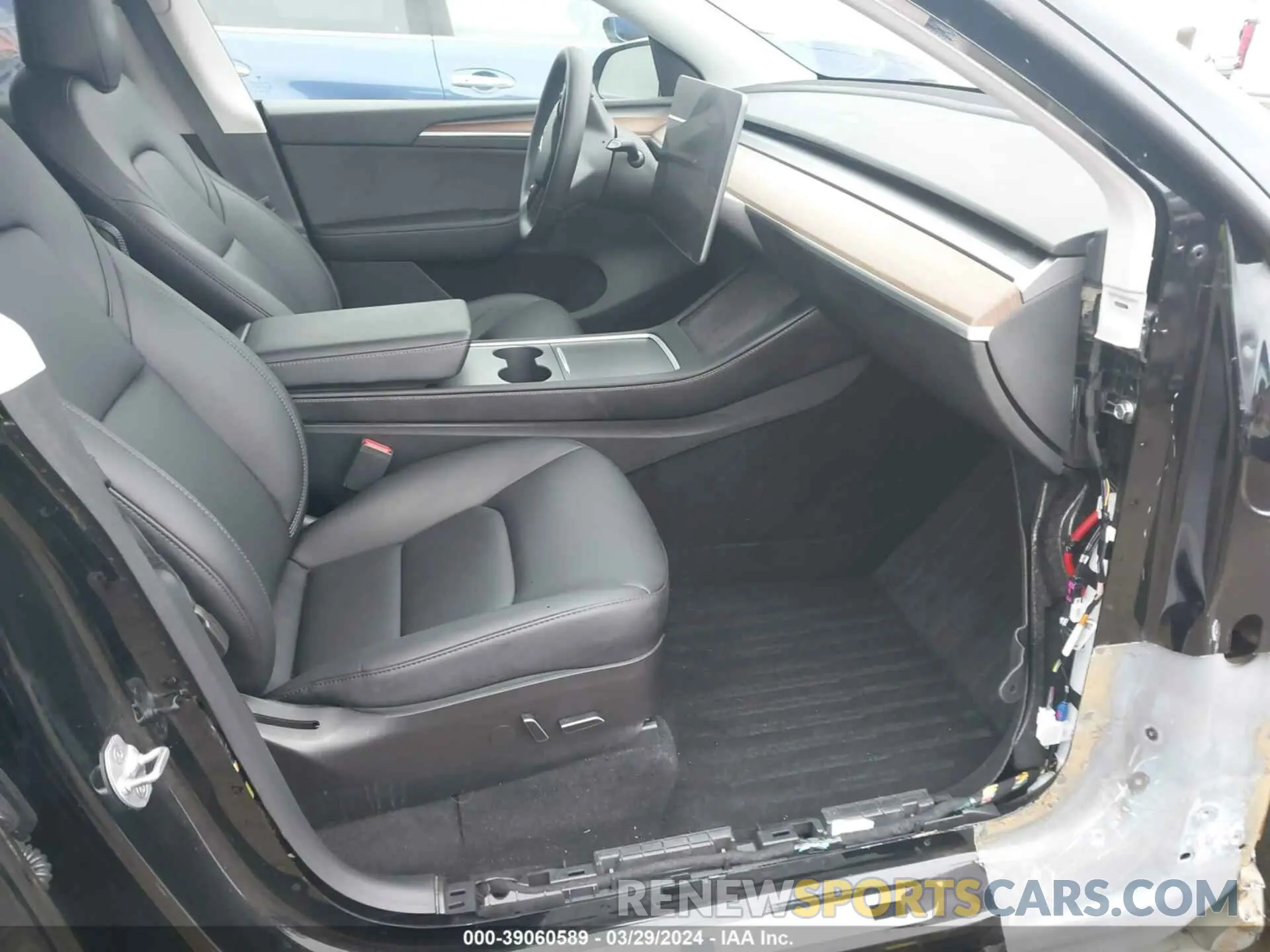 5 Photograph of a damaged car 7SAYGDEE0PF692351 TESLA MODEL Y 2023
